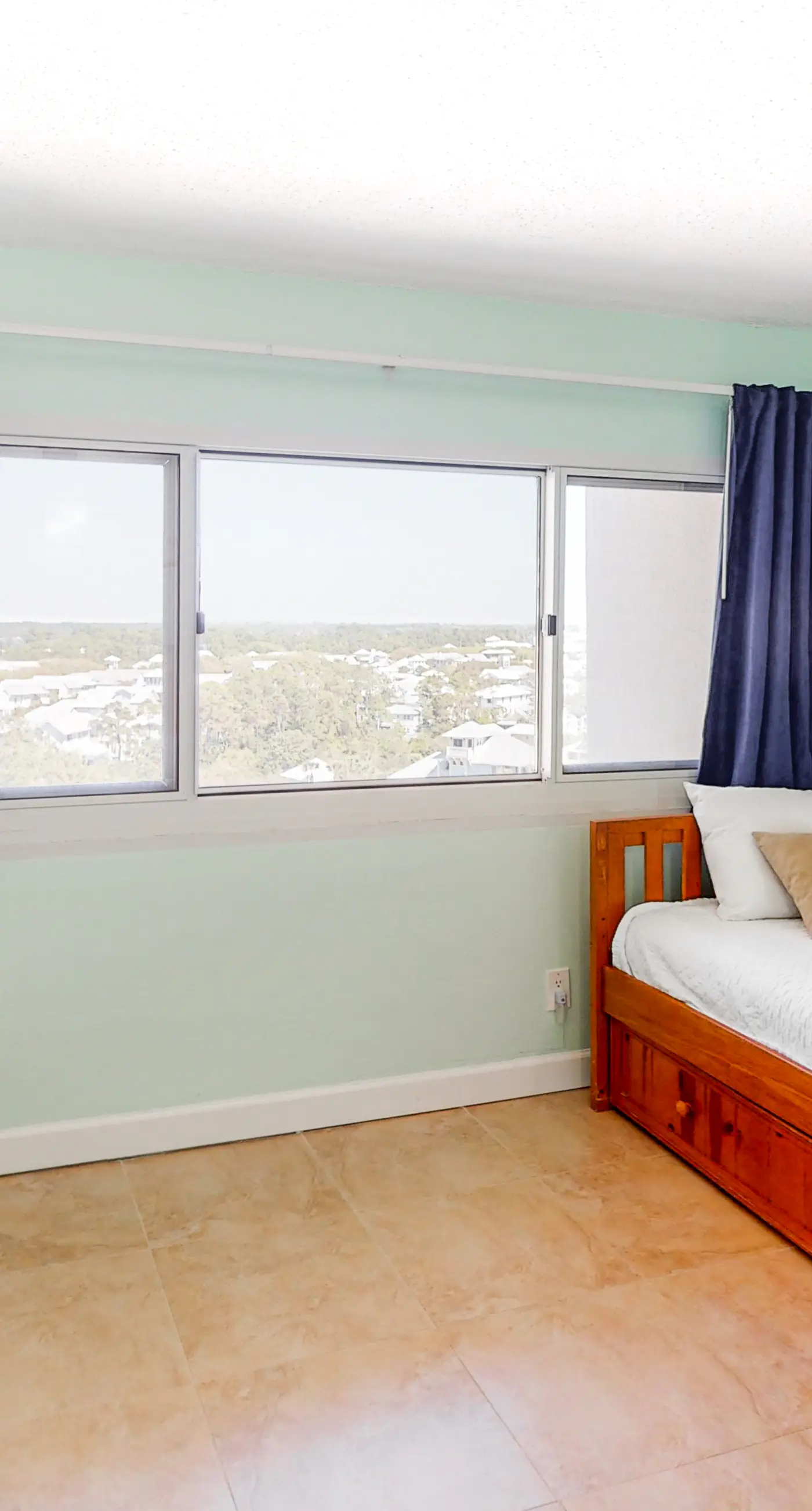 Oceanfront Pinnacle Port condo w/ tennis & basketball courts + private balcony!