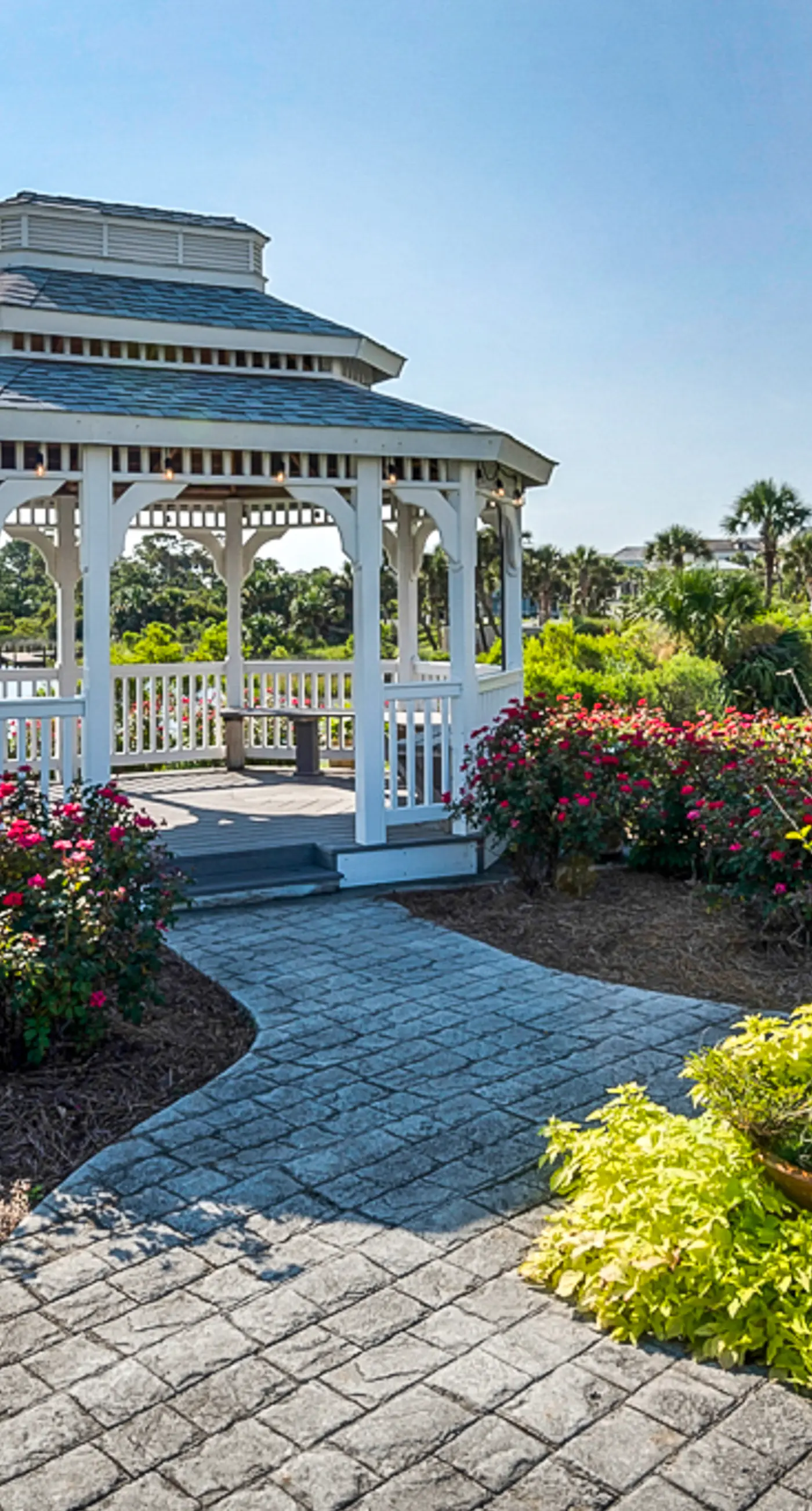 Oceanfront Pinnacle Port condo w/ tennis & basketball courts + private balcony!