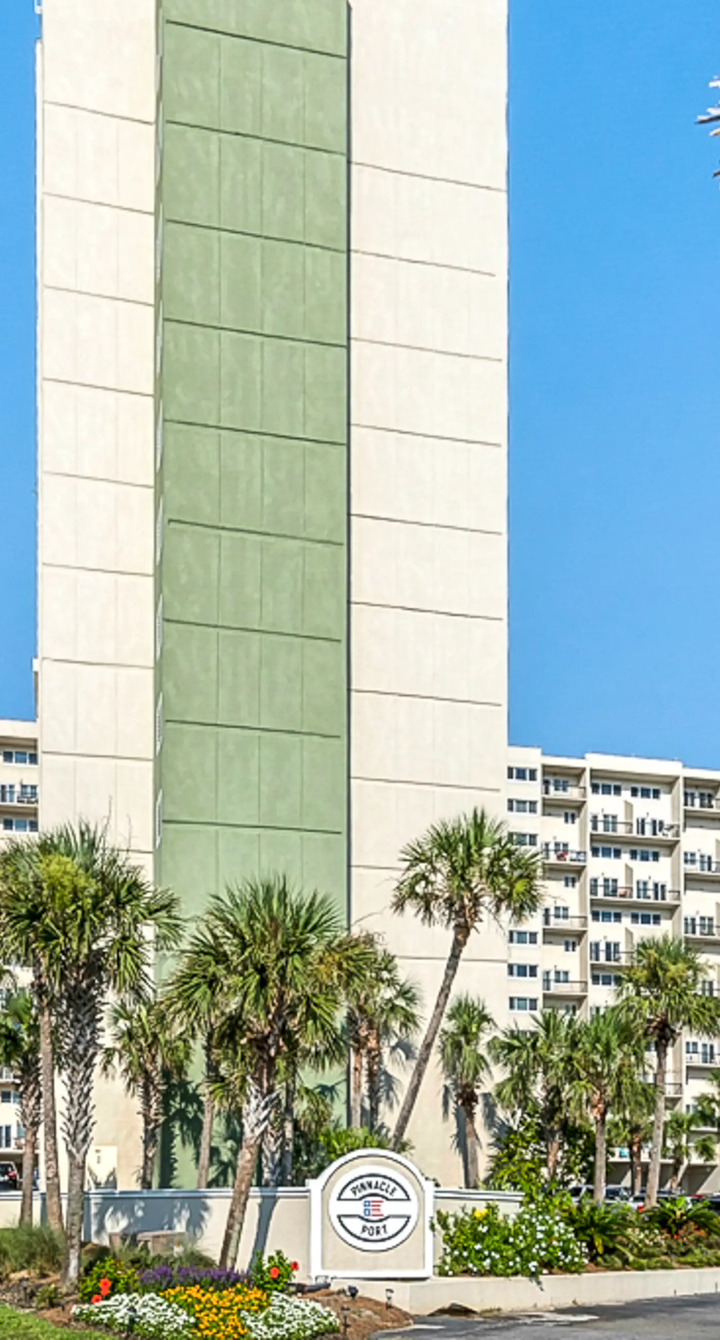 Oceanfront Pinnacle Port condo w/ tennis & basketball courts + private balcony!