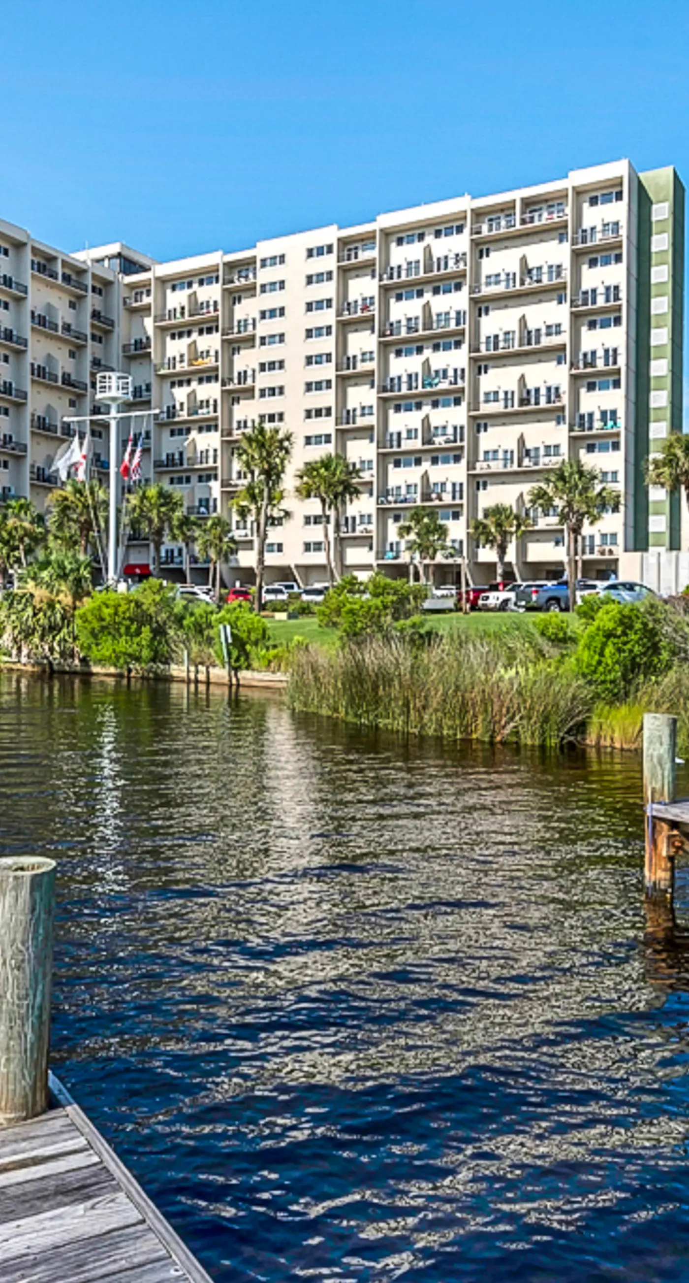 Oceanfront Pinnacle Port condo w/ tennis & basketball courts + private balcony!