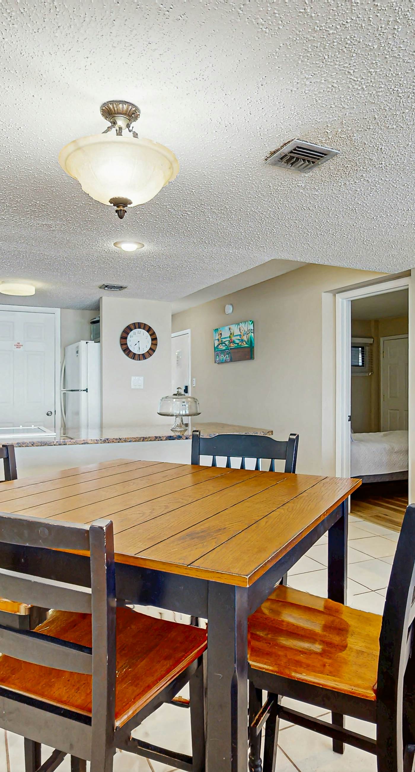 Gorgeous beachfront condo with plenty of space, shared pool & beach access