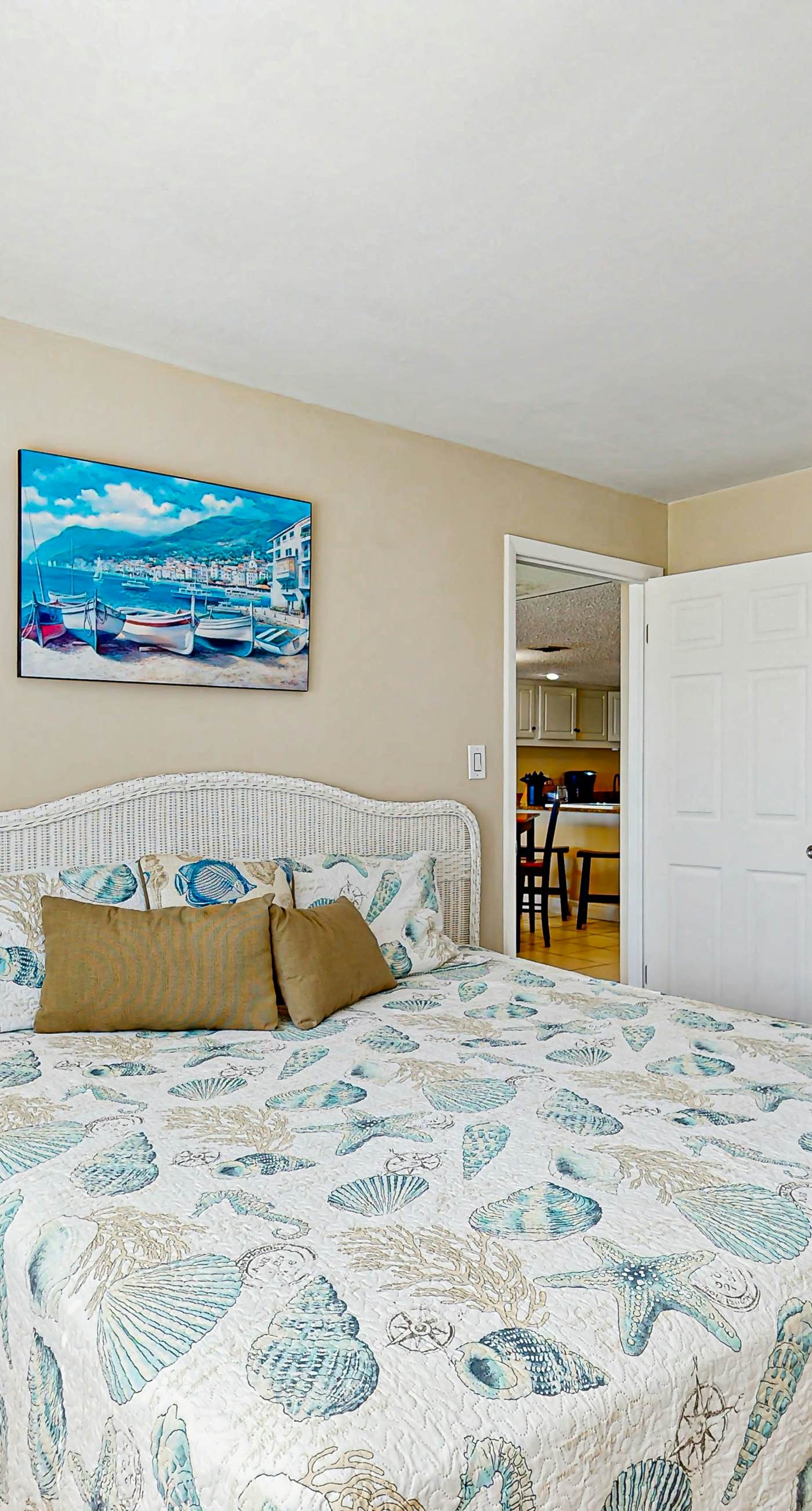 Gorgeous beachfront condo with plenty of space, shared pool & beach access