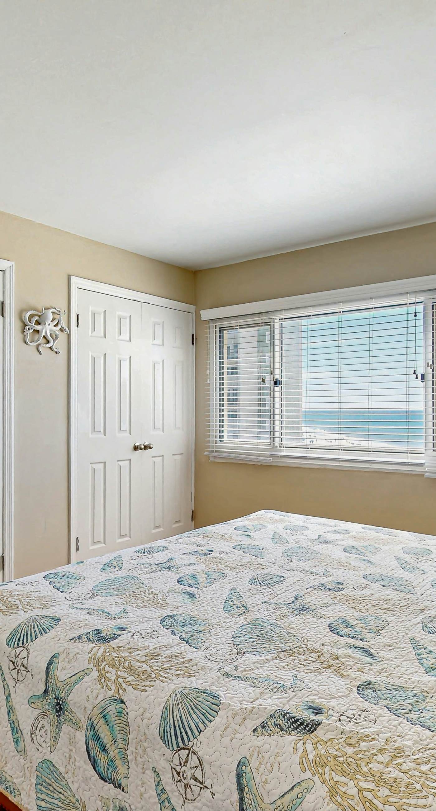 Gorgeous beachfront condo with plenty of space, shared pool & beach access