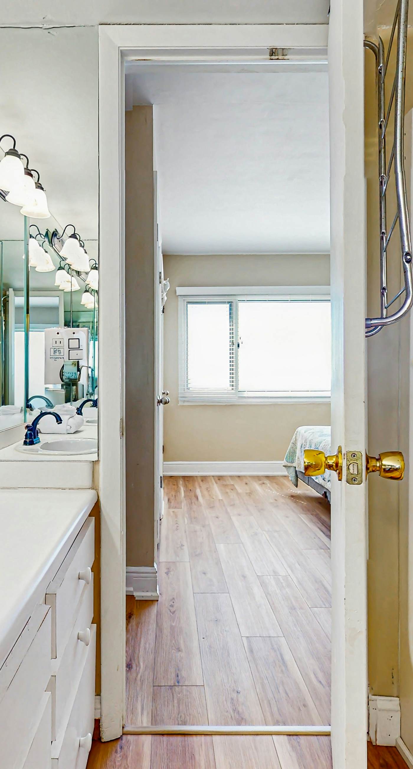 Gorgeous beachfront condo with plenty of space, shared pool & beach access