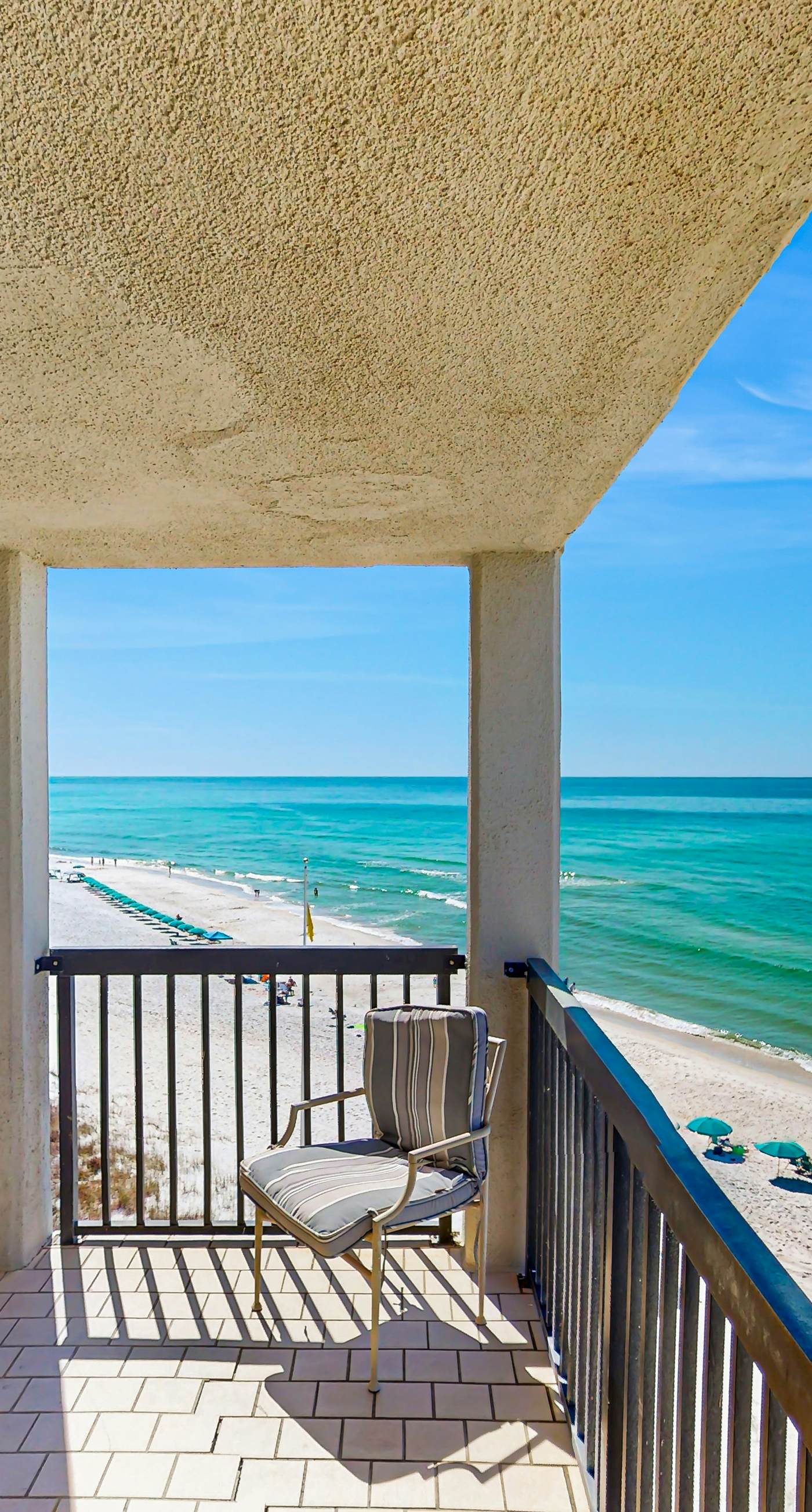 Gorgeous beachfront condo with plenty of space, shared pool & beach access