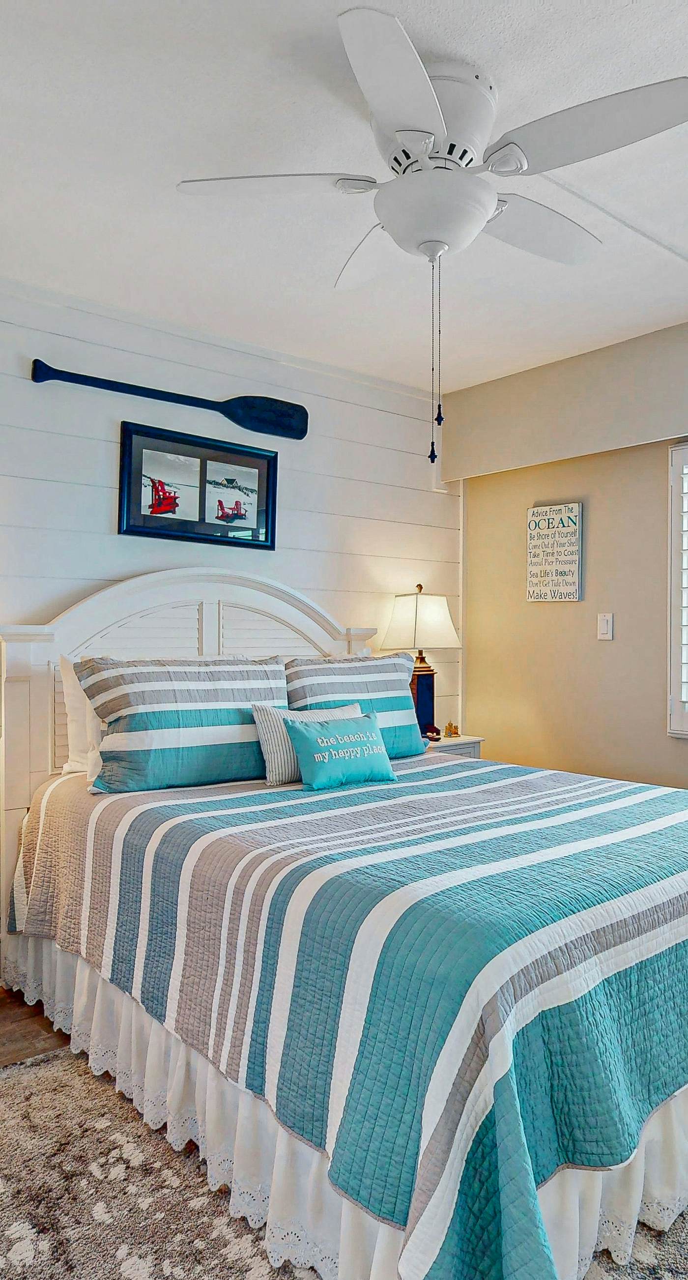 Gorgeous beachfront condo, shared pool and beach access