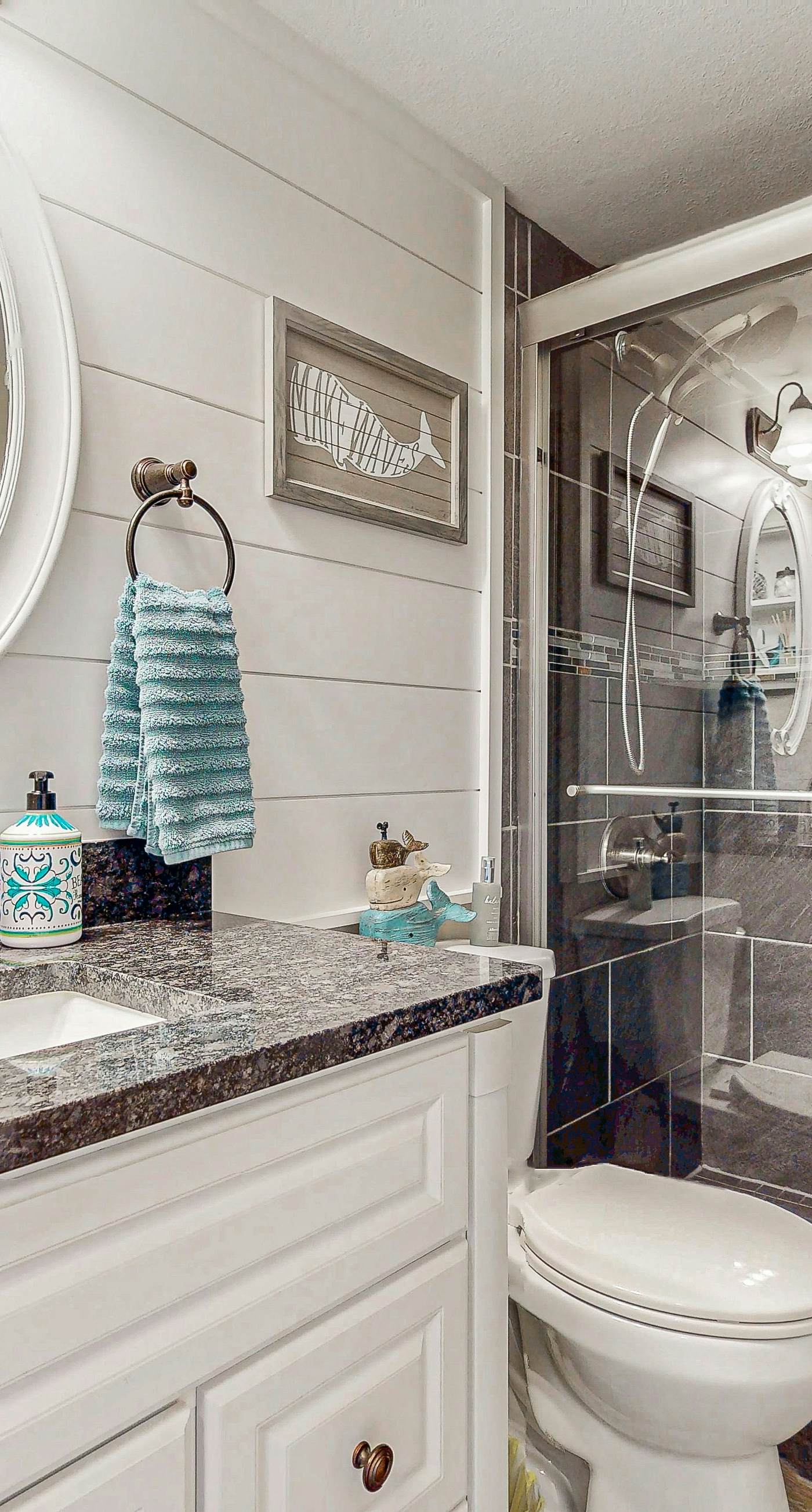 Gorgeous beachfront condo, shared pool and beach access