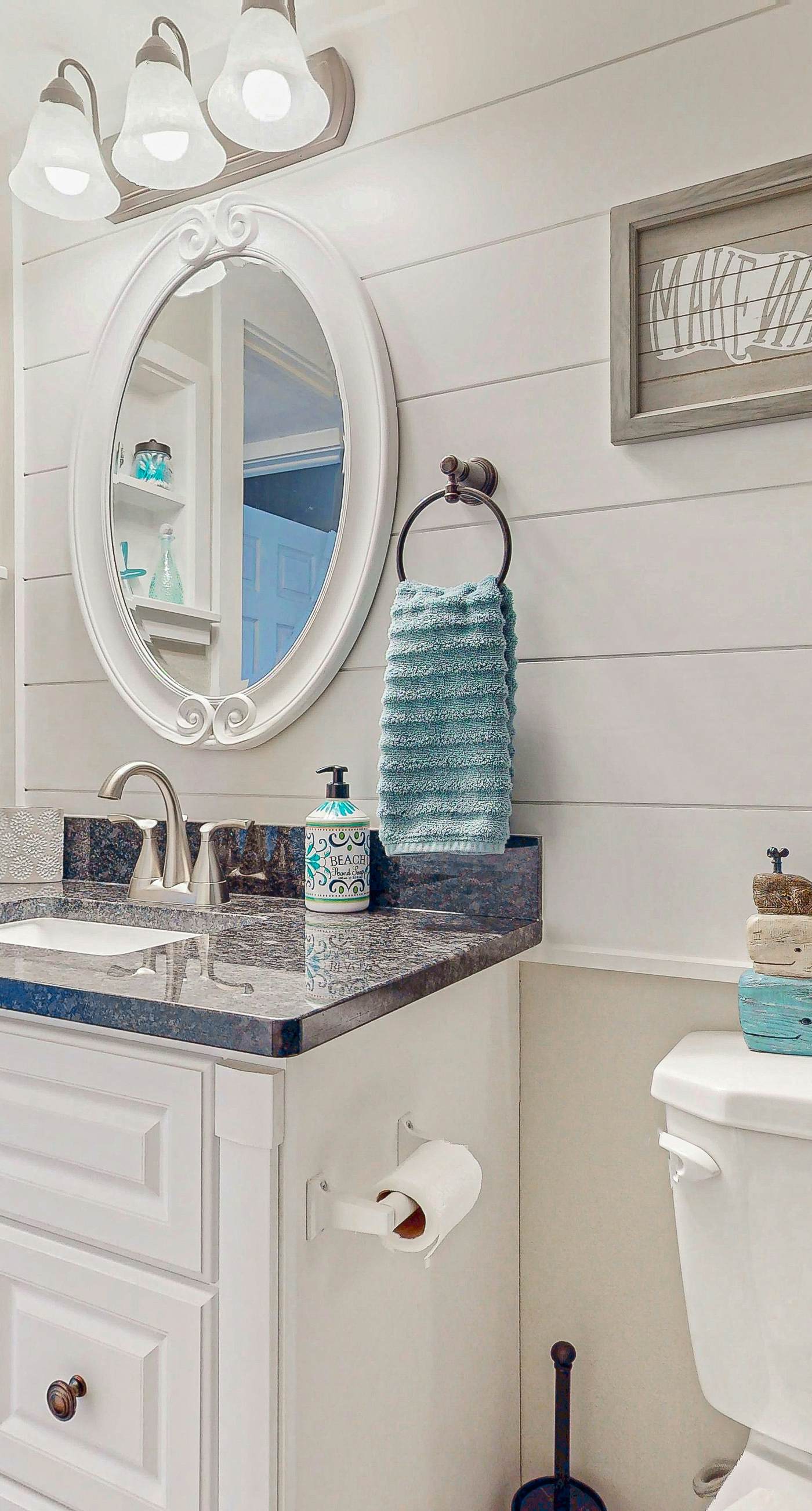 Gorgeous beachfront condo, shared pool and beach access