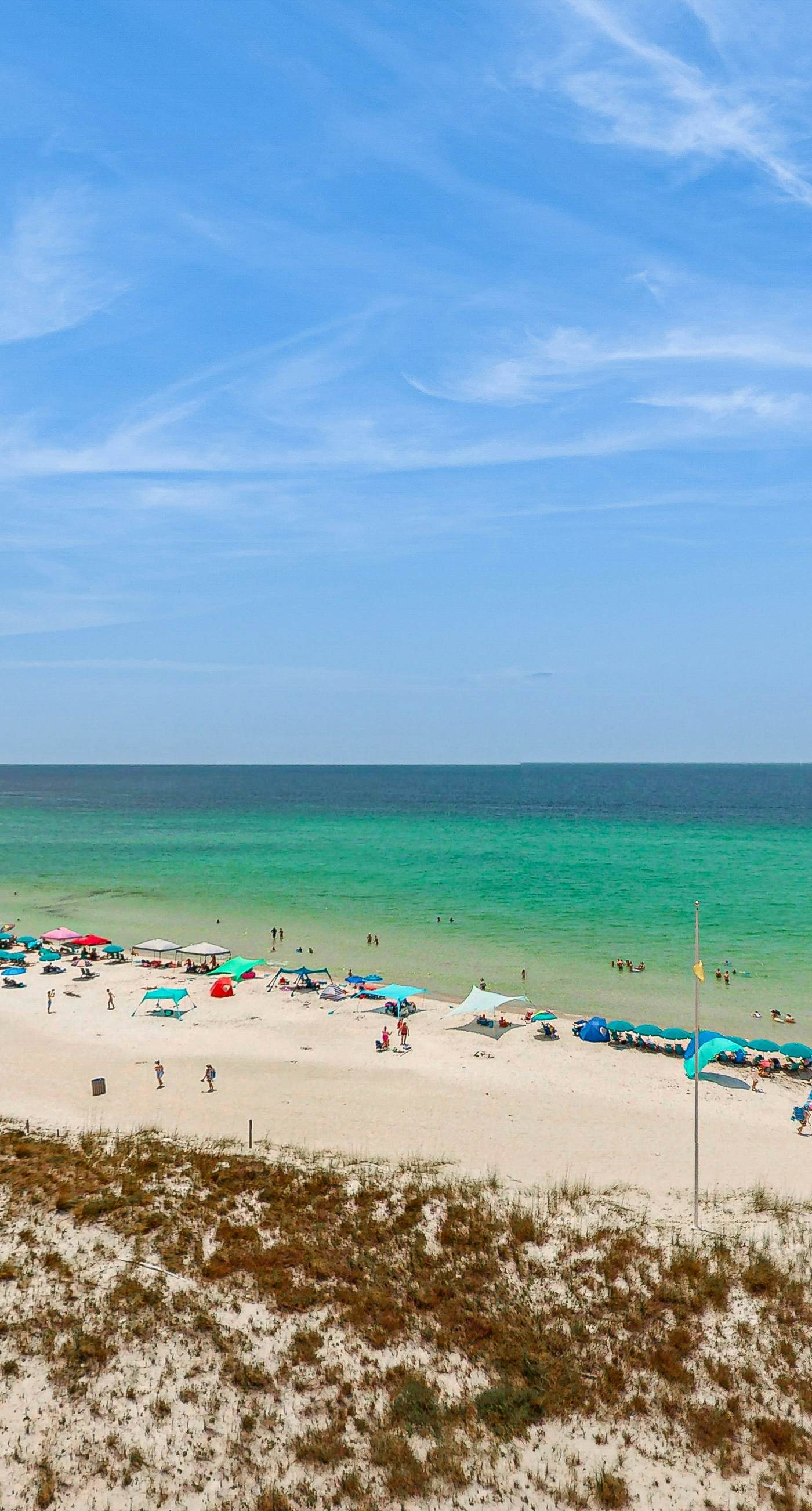 Gorgeous beachfront condo, shared pool and beach access