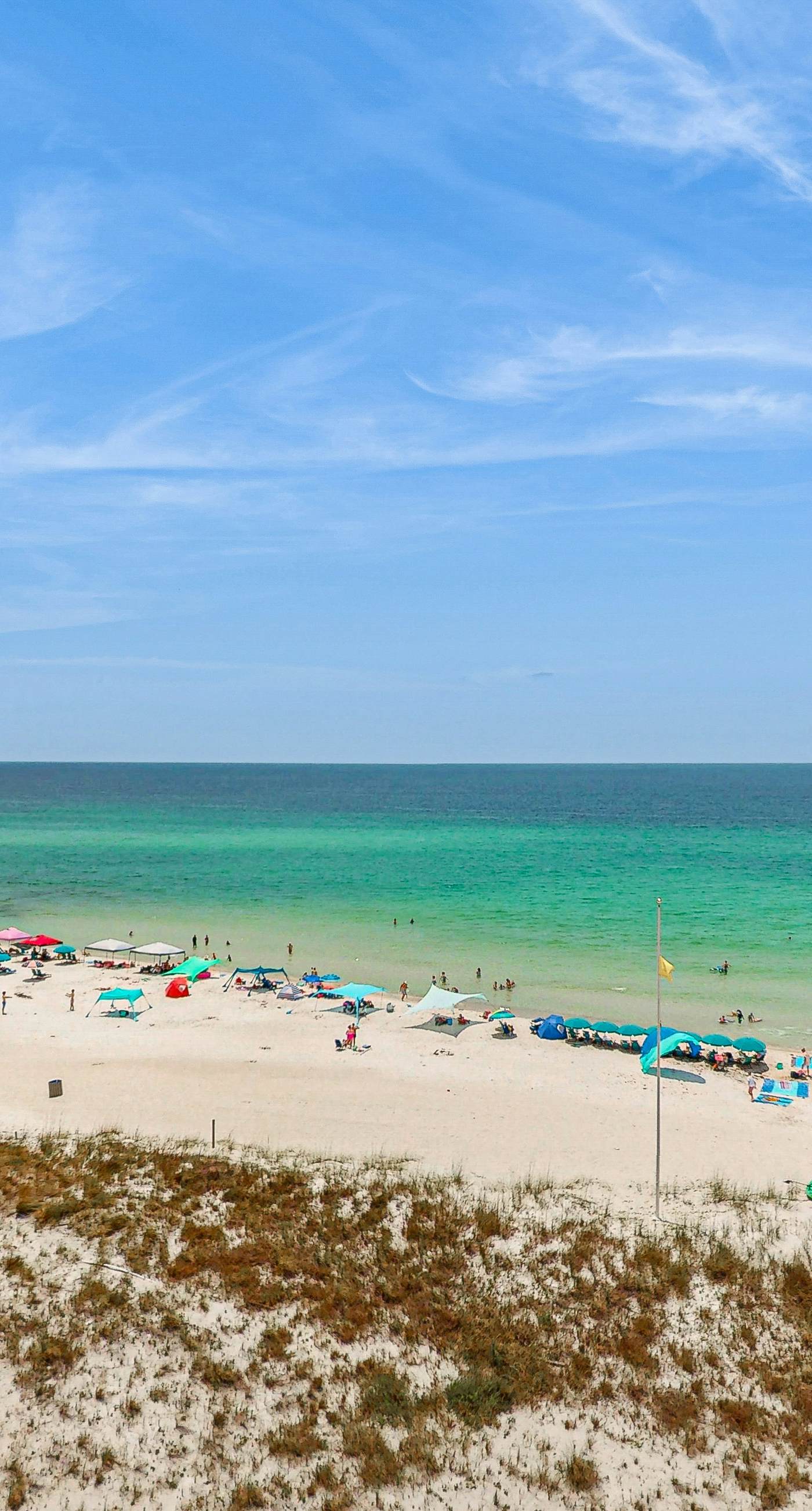 Gorgeous beachfront condo, shared pool and beach access