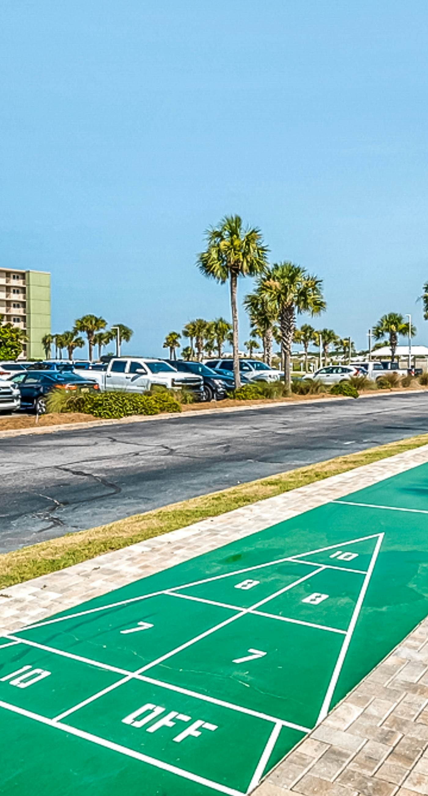 Gorgeous beachfront condo, shared pool and beach access