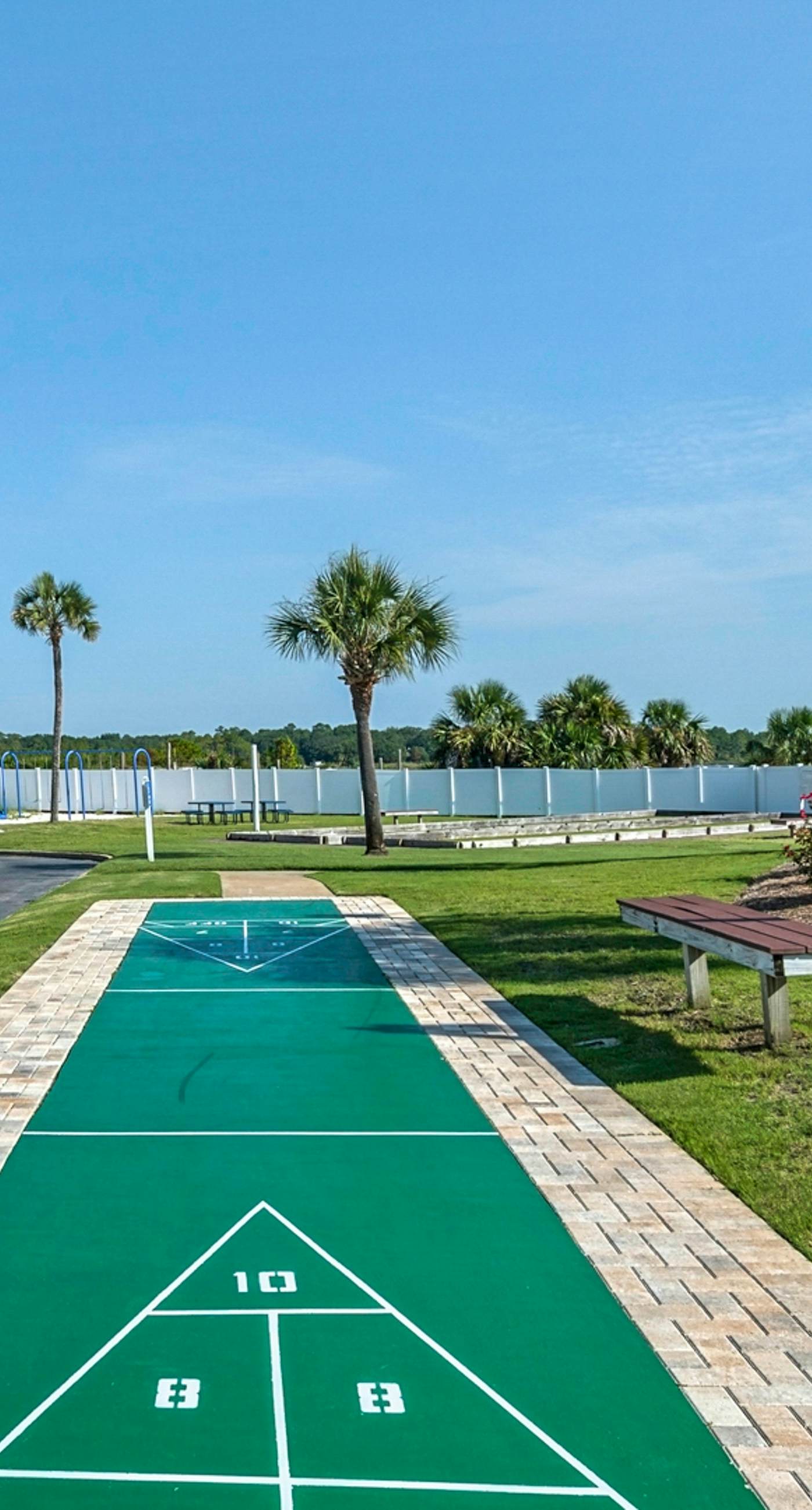 Gorgeous beachfront condo, shared pool and beach access