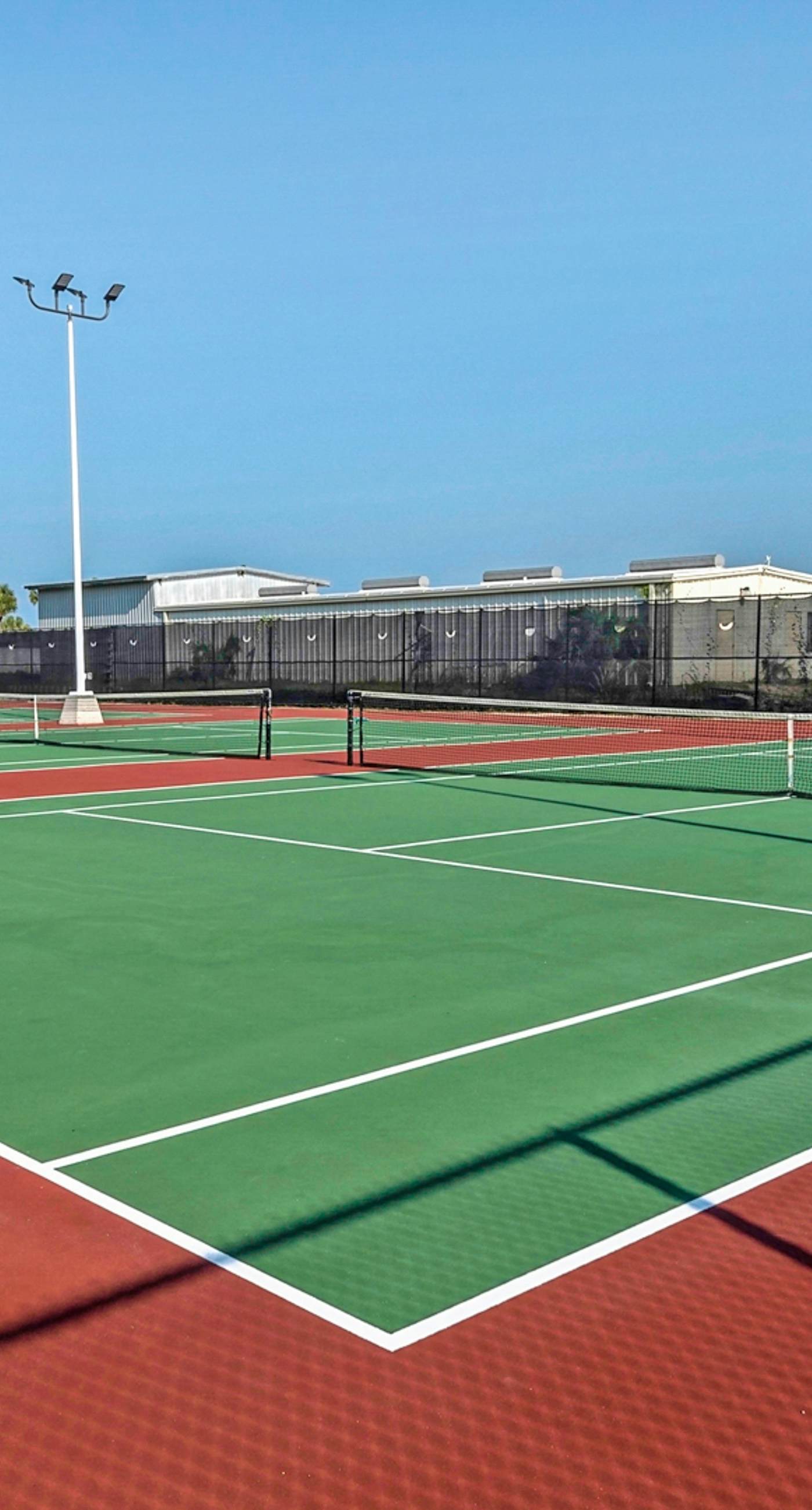 Gorgeous beachfront condo, shared pool and beach access