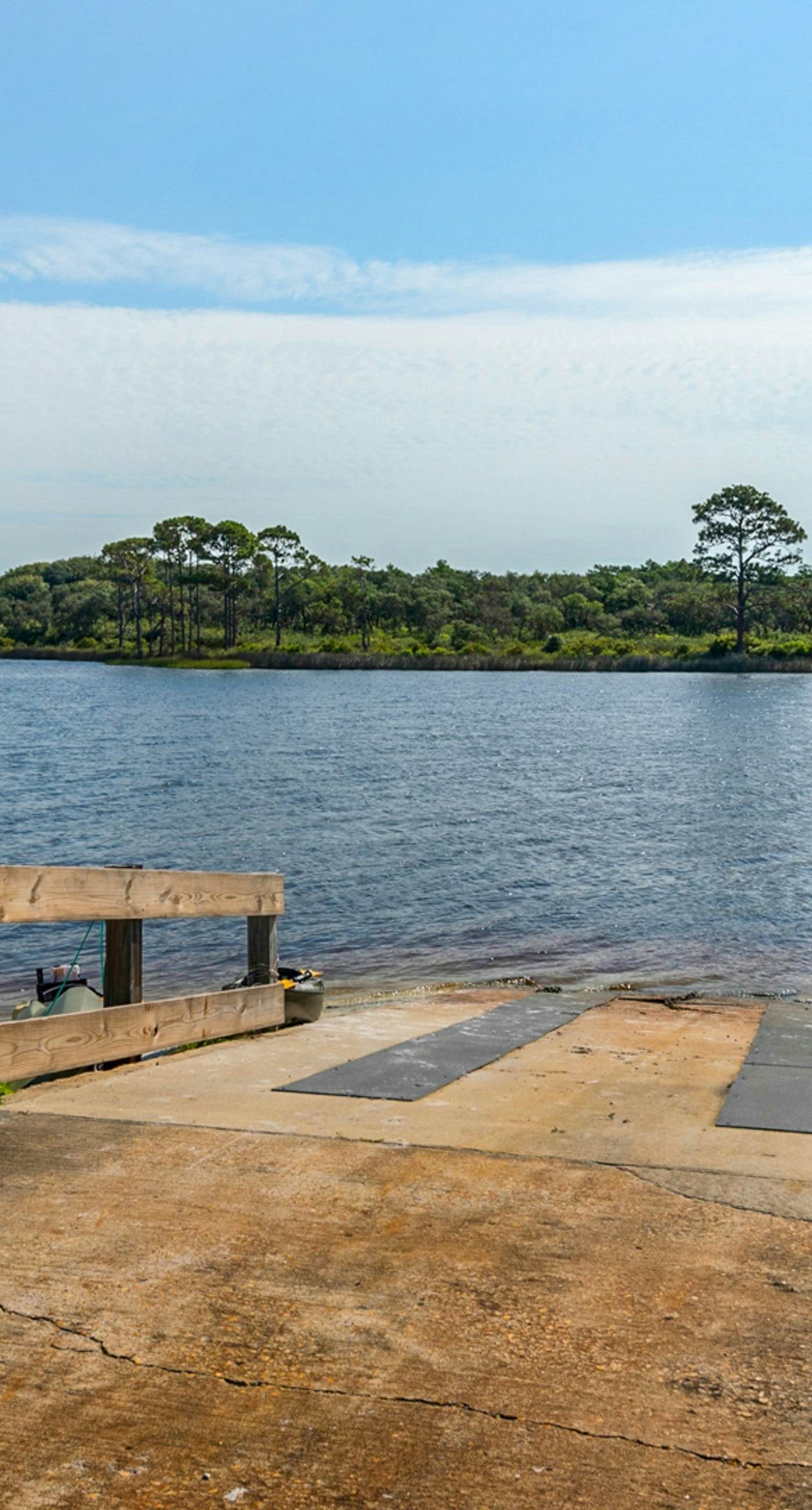 Gorgeous beachfront condo, shared pool and beach access