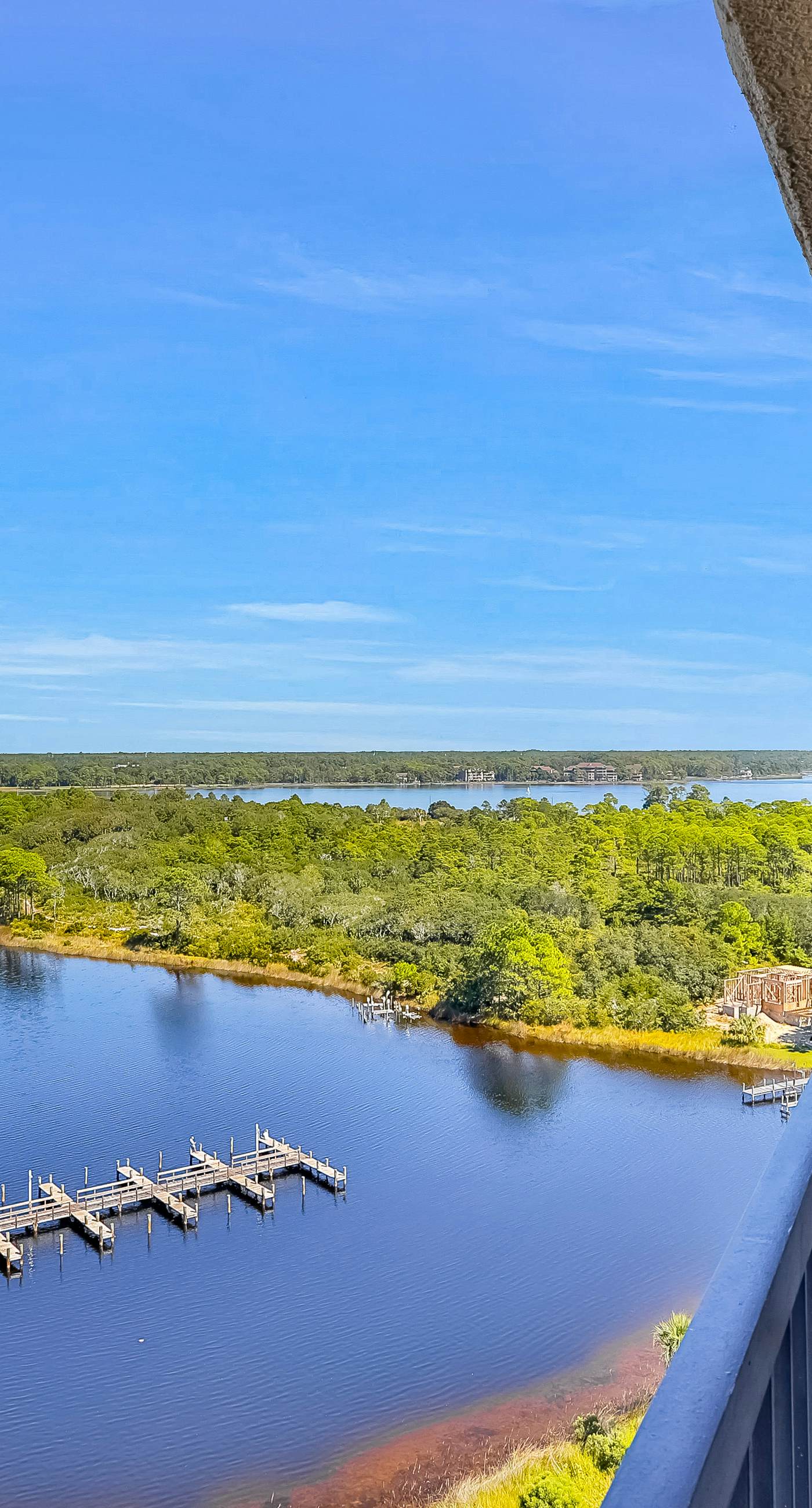 Beachfront penthouse with Gulf views, pools, beach chairs, saunas & tennis