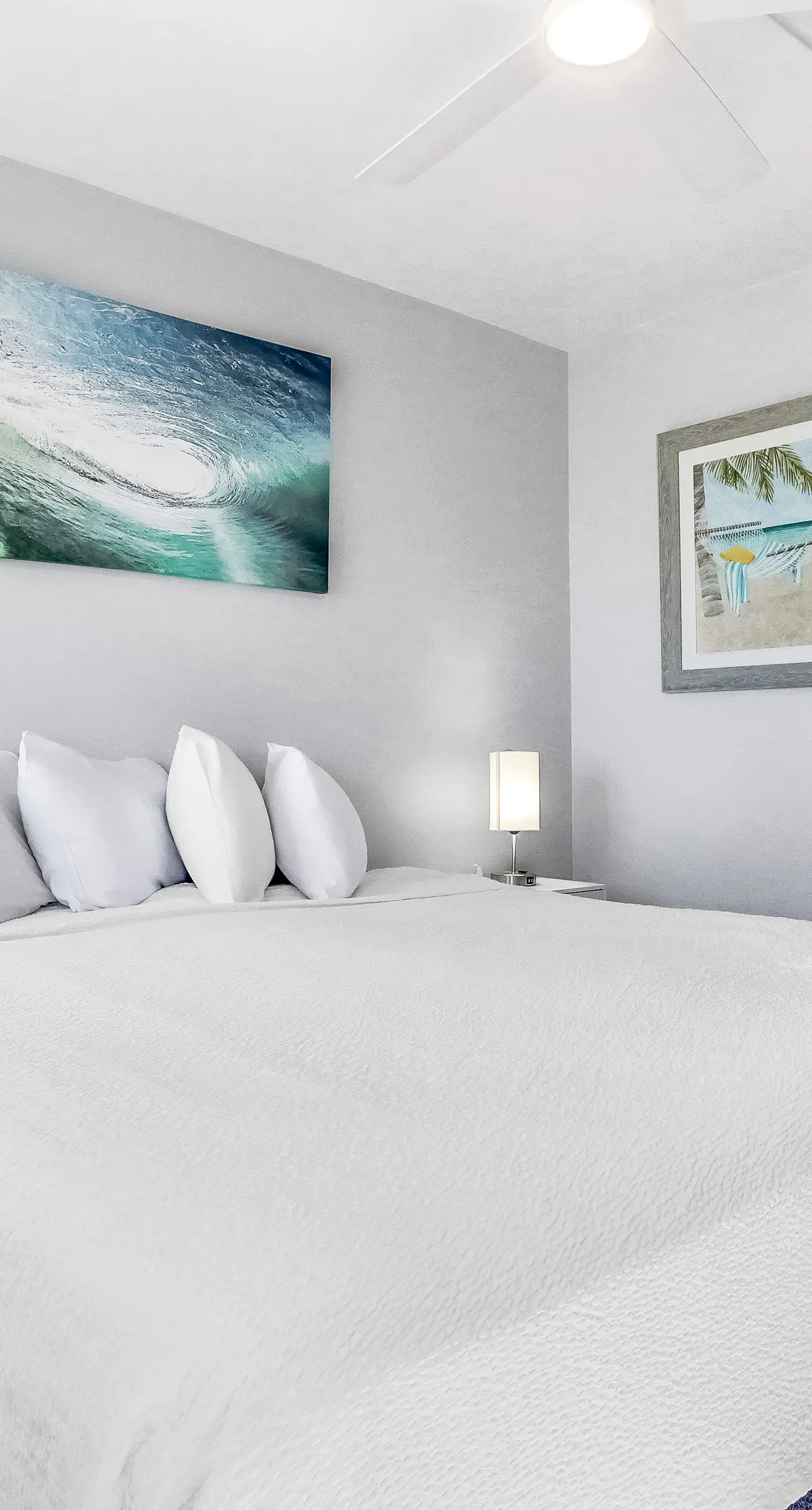 Beachfront penthouse with Gulf views, pools, beach chairs, saunas & tennis