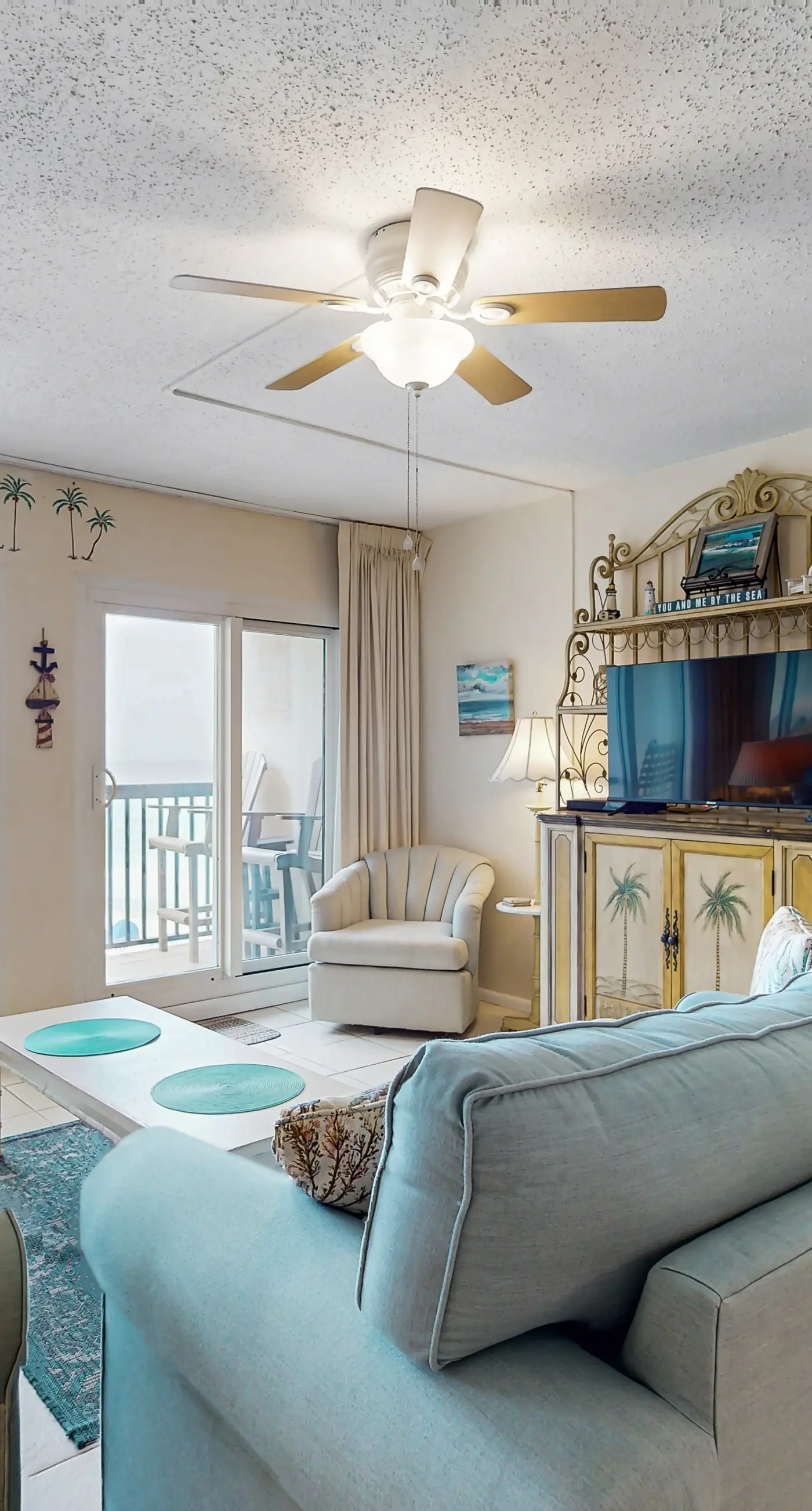 Cozy beachfront condo with private balcony, shared pool & beach access