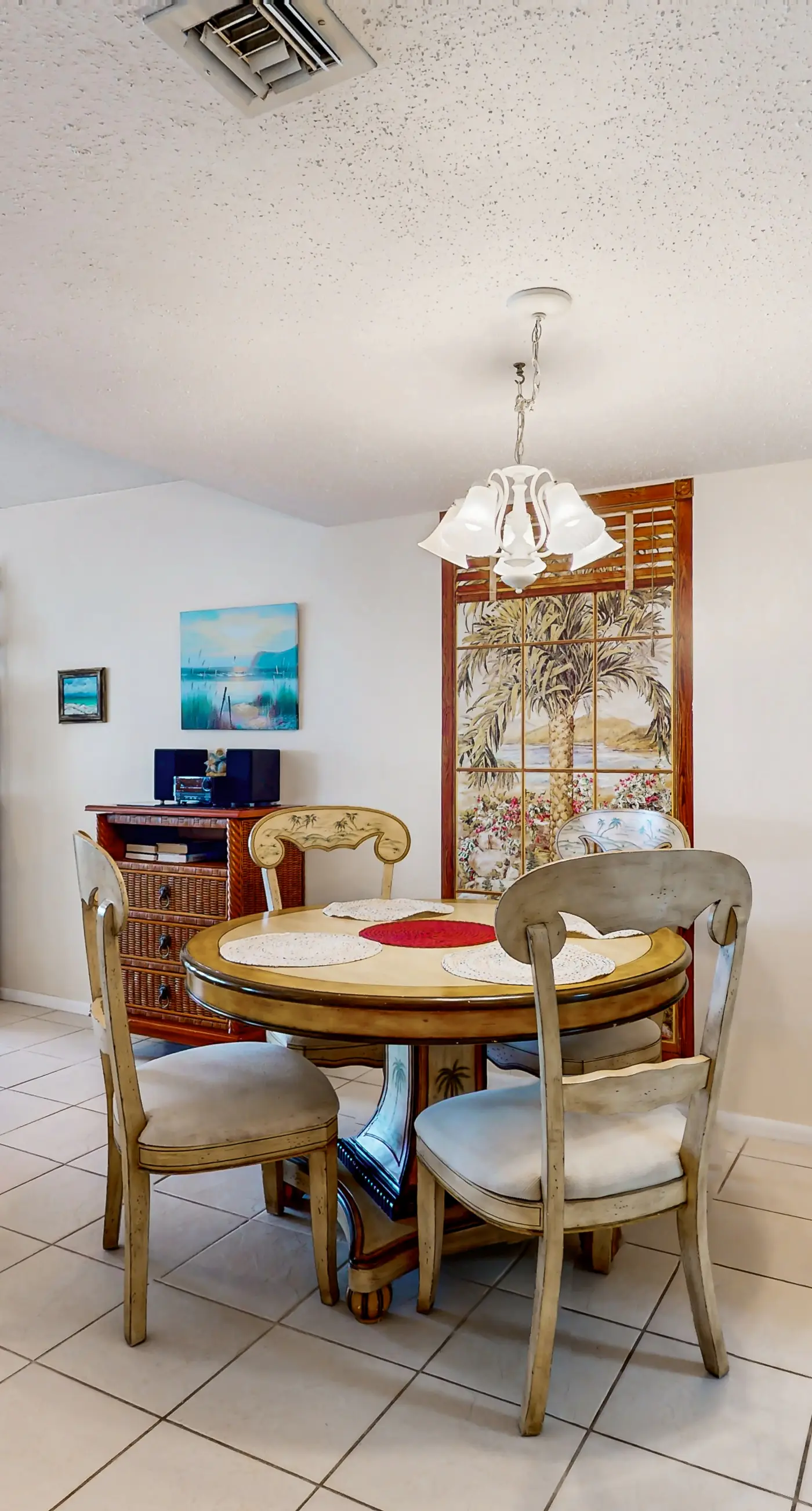 Cozy beachfront condo with private balcony, shared pool & beach access
