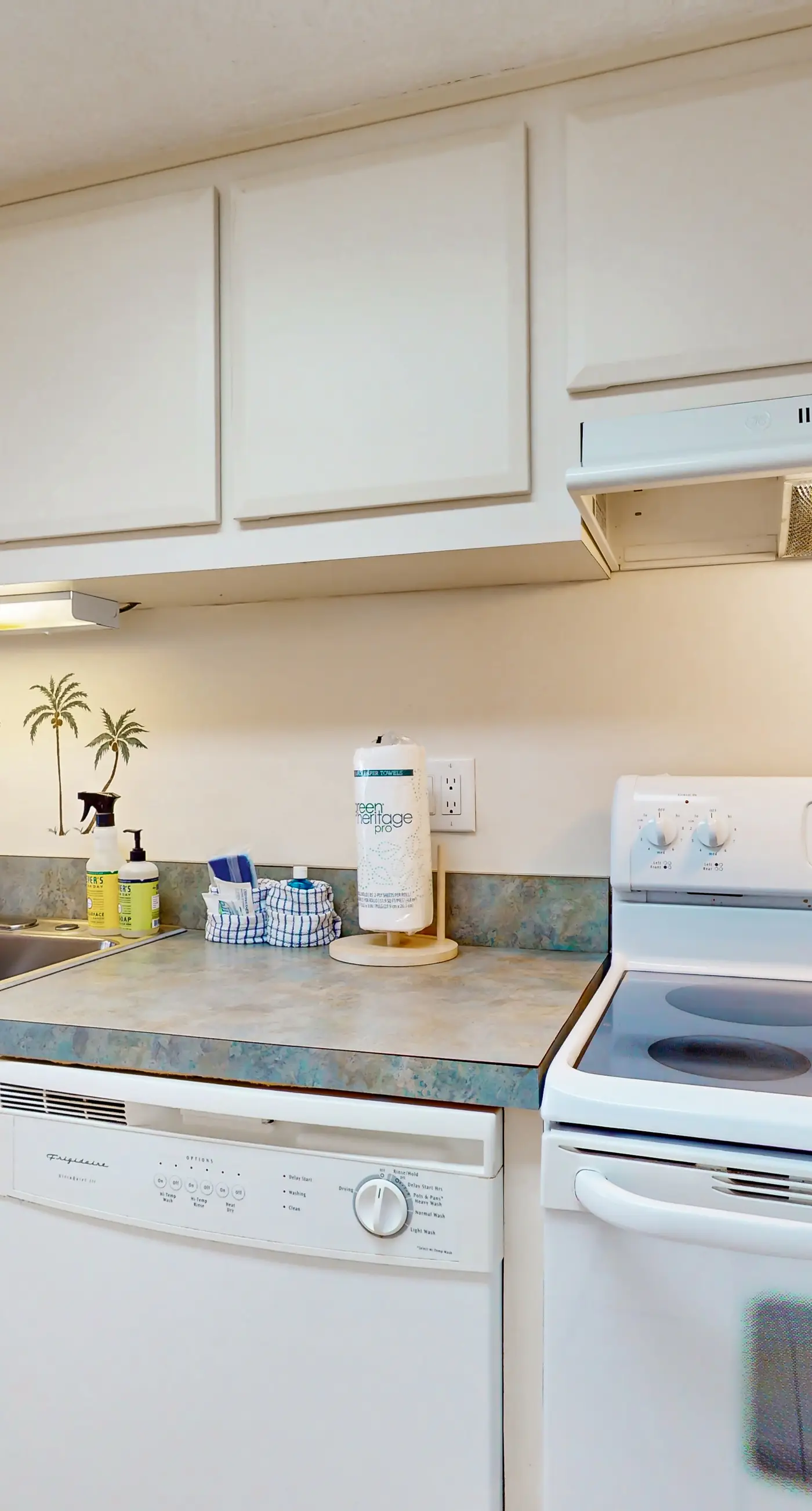 Cozy beachfront condo with private balcony, shared pool & beach access