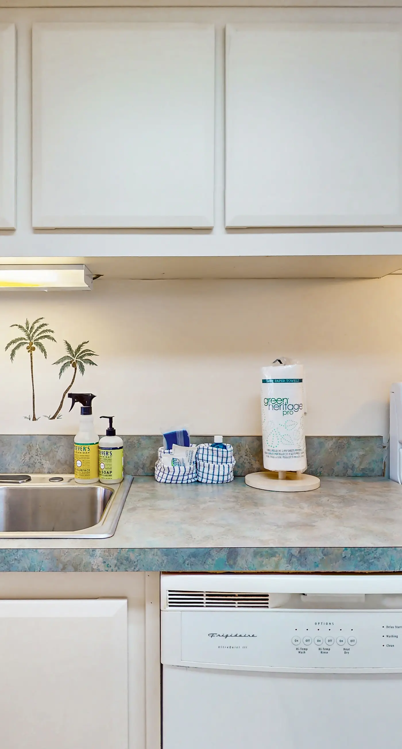 Cozy beachfront condo with private balcony, shared pool & beach access