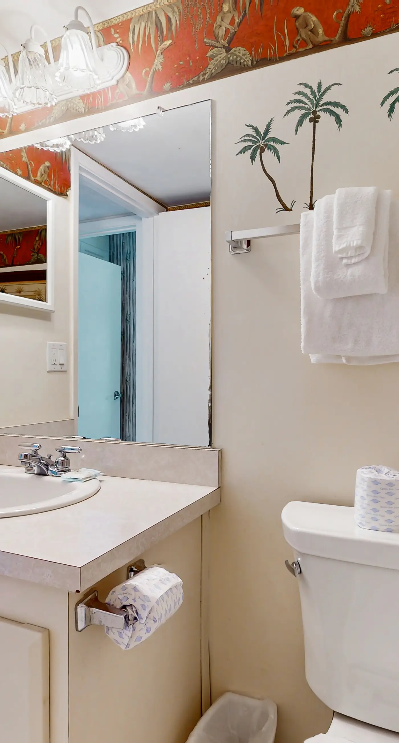 Cozy beachfront condo with private balcony, shared pool & beach access