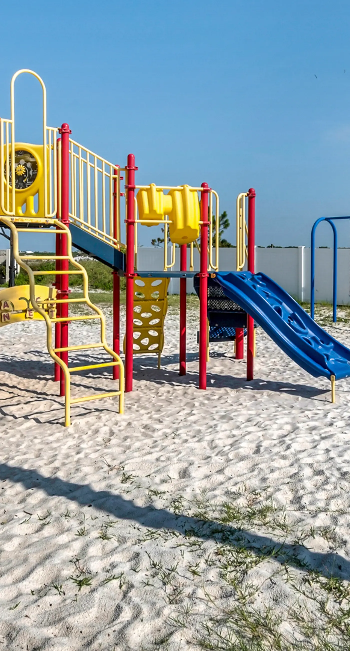 Cozy beachfront condo with private balcony, shared pool & beach access