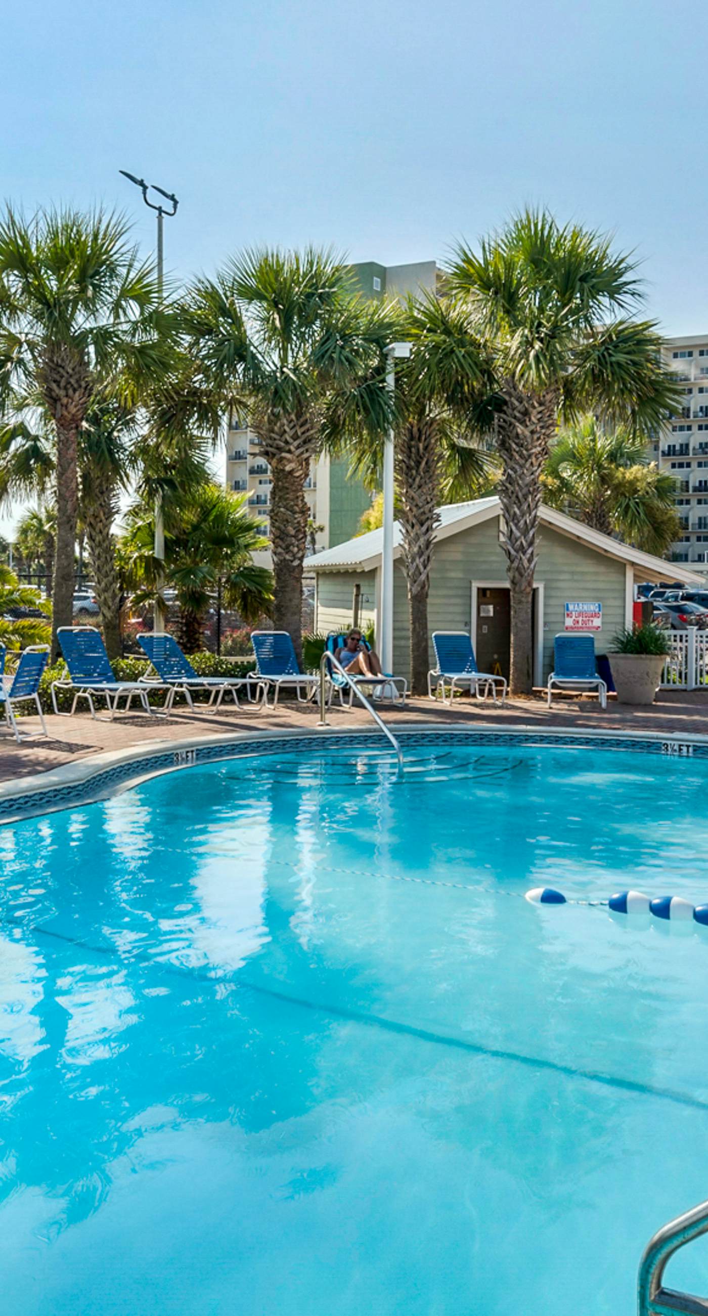 Secluded beach escape with panoramic Gulf view, tennis courts, balcony & W/D