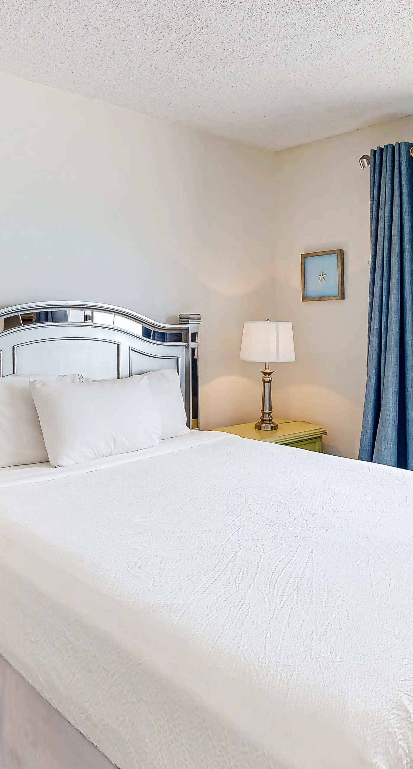 Secluded beach escape with panoramic Gulf view, tennis courts, balcony & W/D