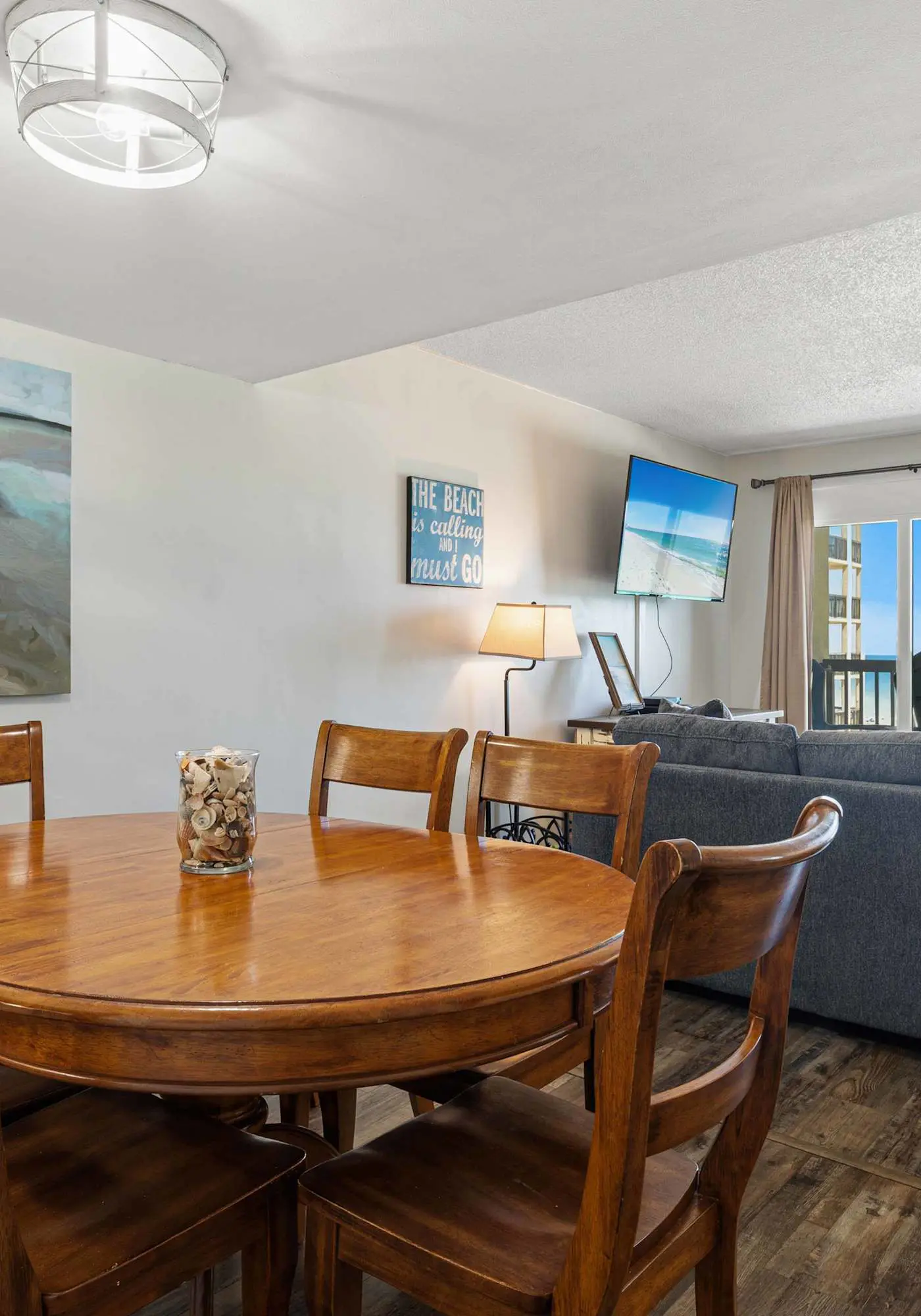 Secluded beach escape with panoramic Gulf view, tennis courts, balcony & W/D