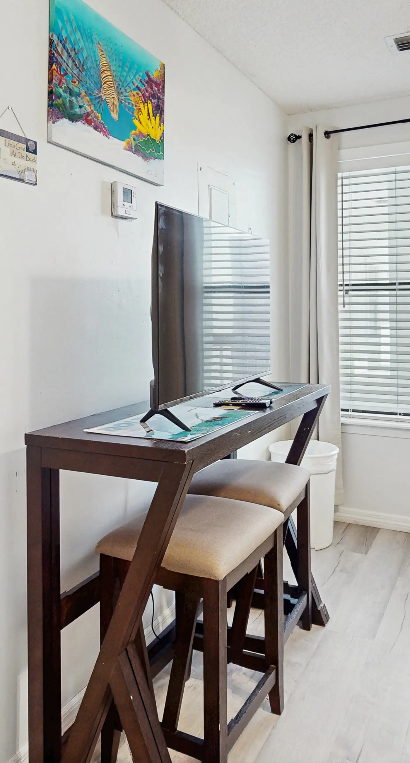 Snowbird-friendly studio with boat dock, beach access & pool