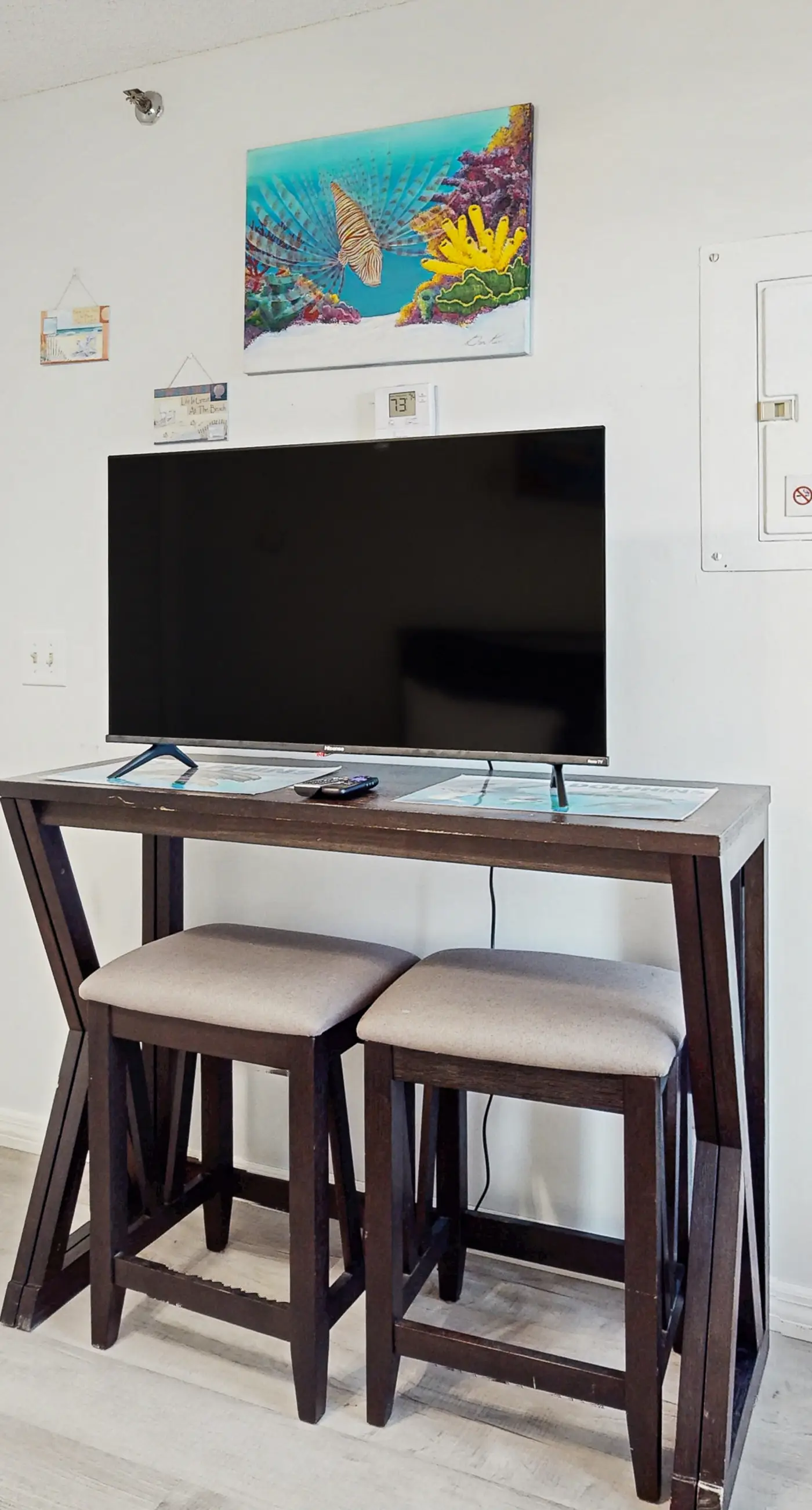 Snowbird-friendly studio with boat dock, beach access & pool