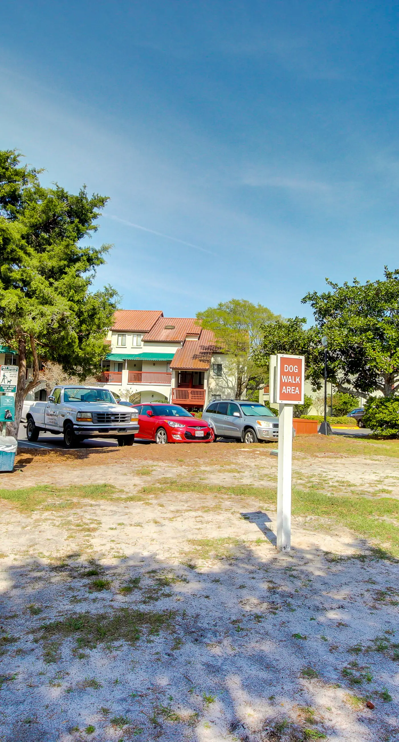 Snowbird-friendly studio with boat dock, beach access & pool