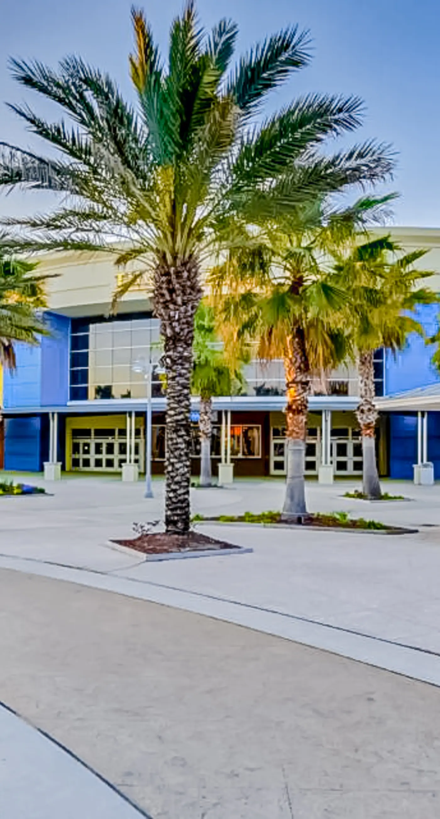 Snowbird-friendly studio with boat dock, beach access & pool