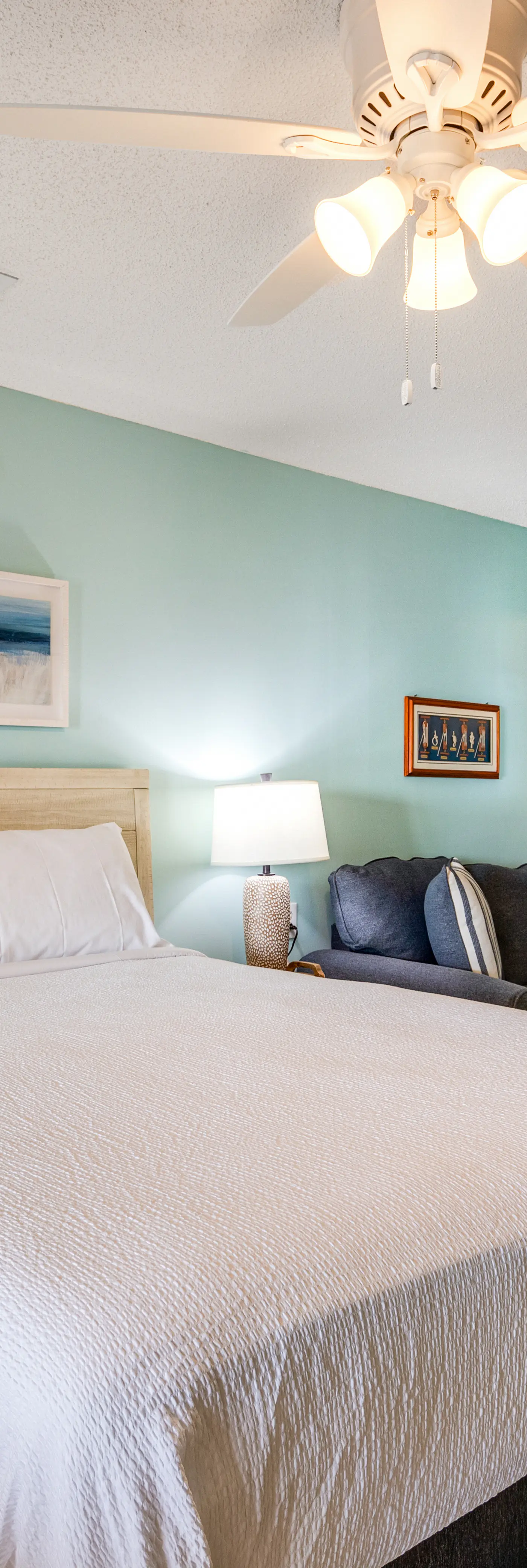 Resort condo near beach with private balcony, WiFi, pool, tennis & dock