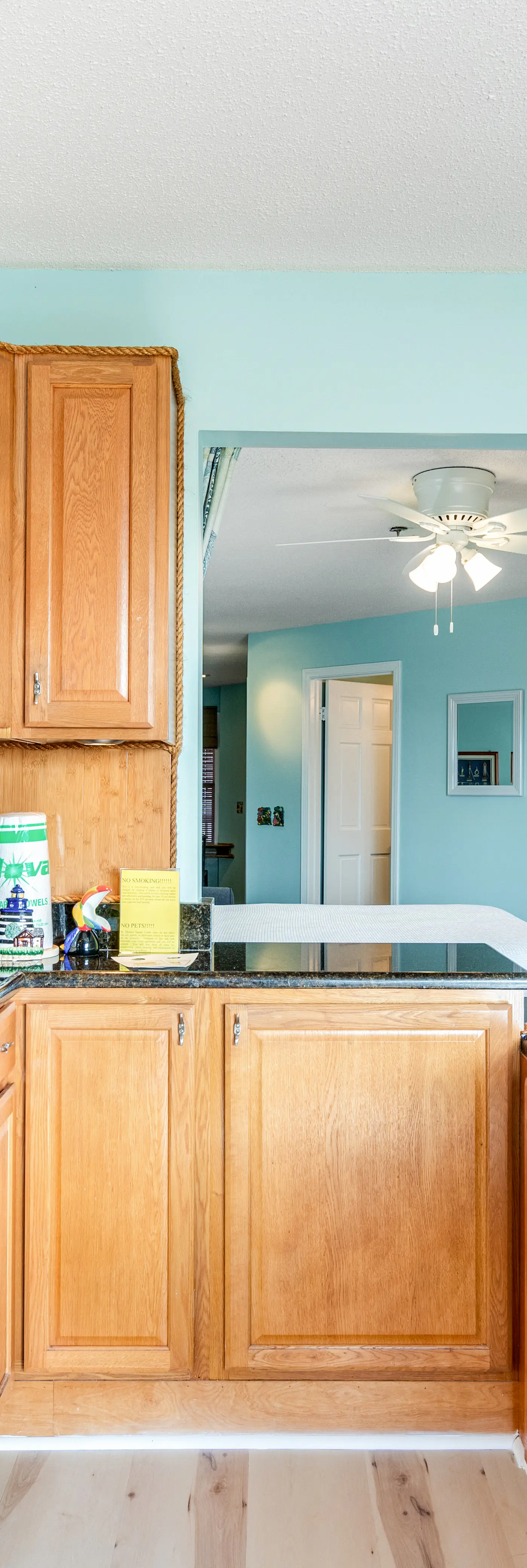 Resort condo near beach with private balcony, WiFi, pool, tennis & dock