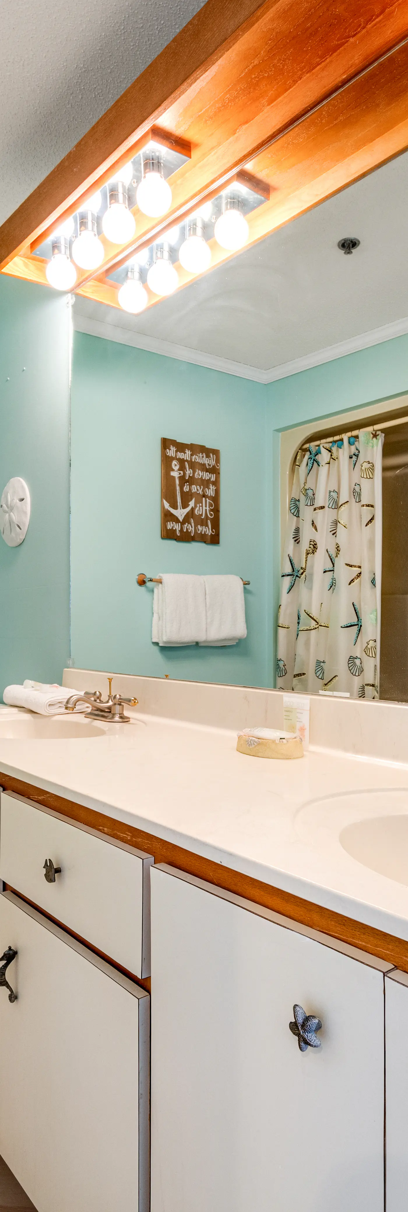 Resort condo near beach with private balcony, WiFi, pool, tennis & dock