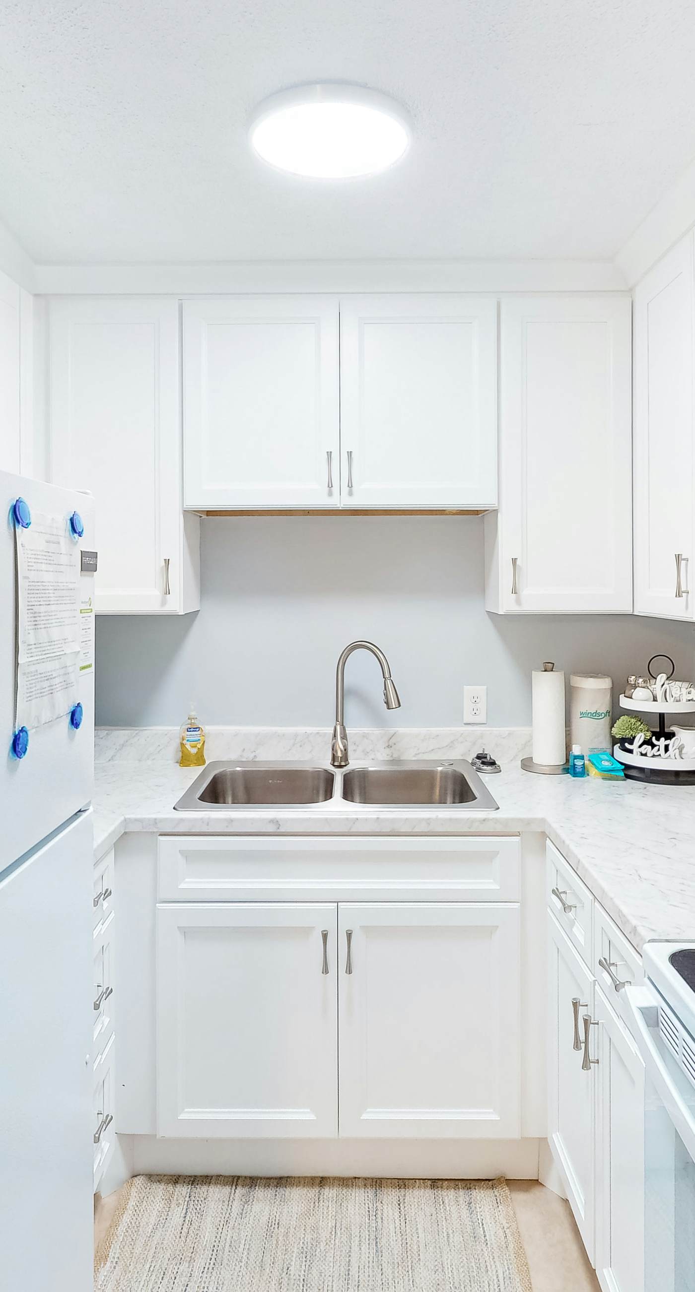 Beautiful condo located on the beach - close to attractions, pool & Hot tub