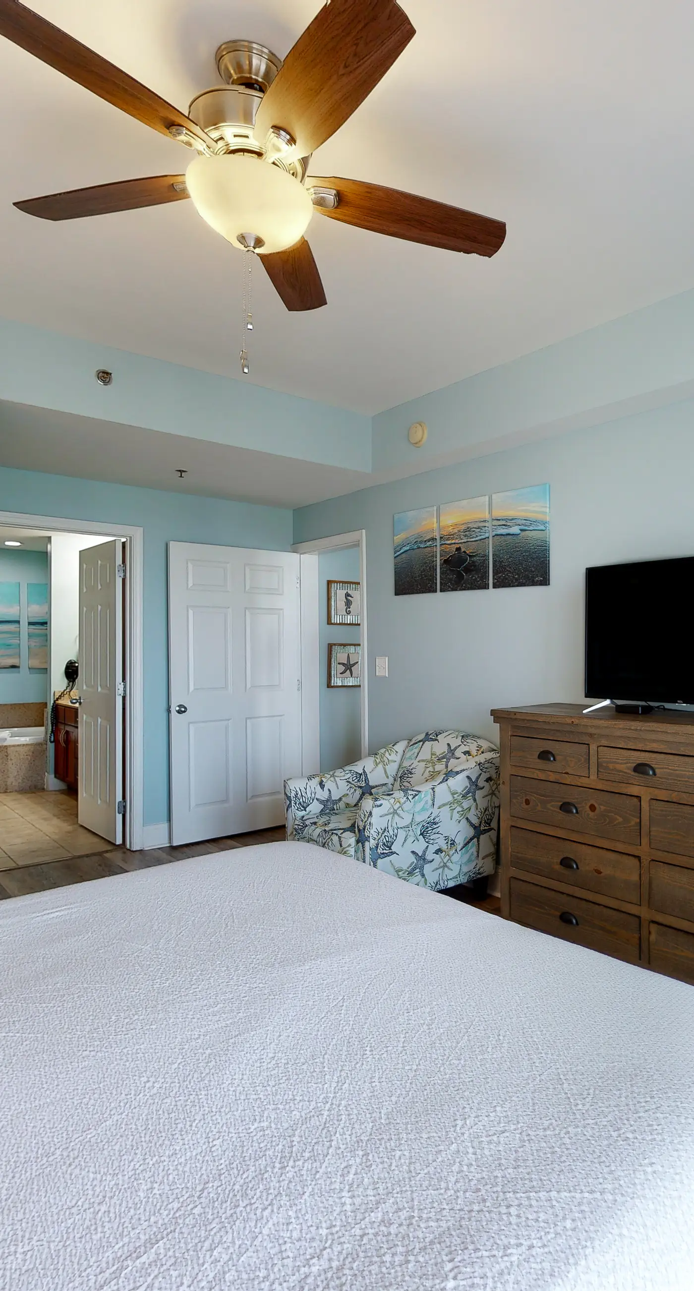 Laketown Wharf 1110