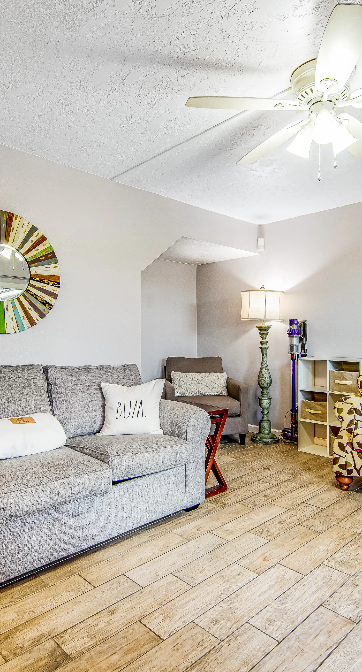 Beachfront condo with balcony, pools, sauna & ocean views - snowbird-friendly