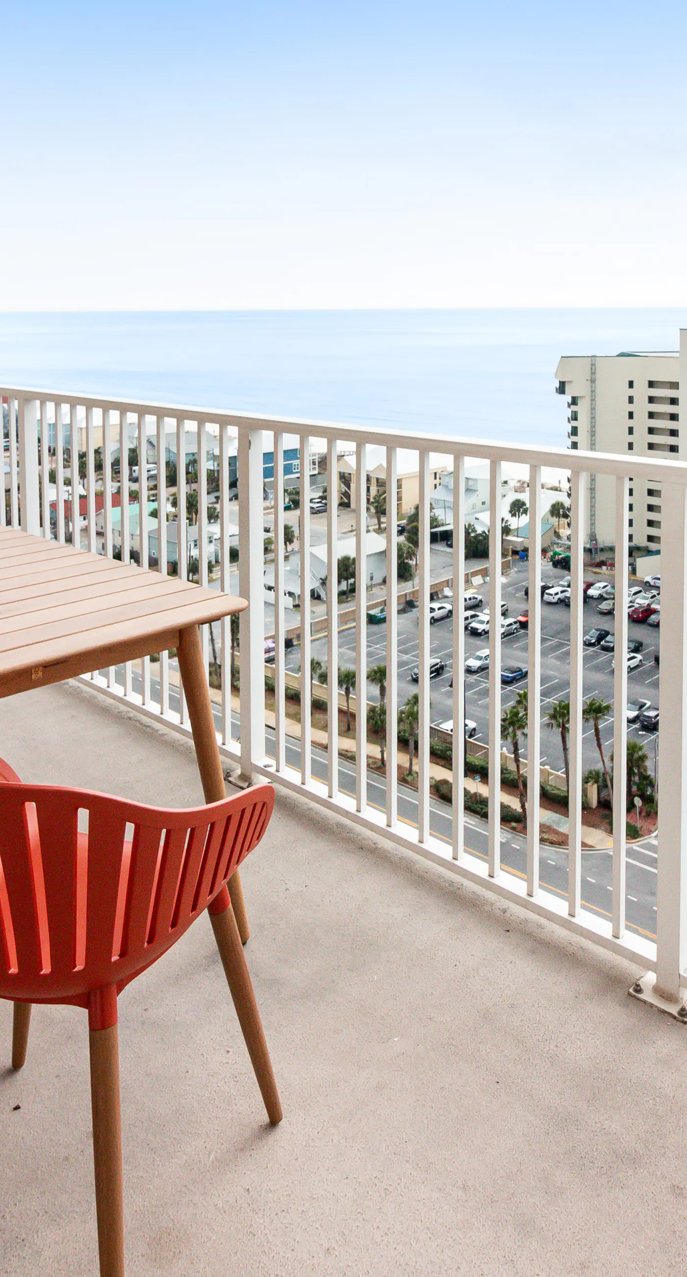 14th-Floor Condo w/Gulf Views, W/D, Shared Pools, Hot Tubs, WiFi, & Central A/C