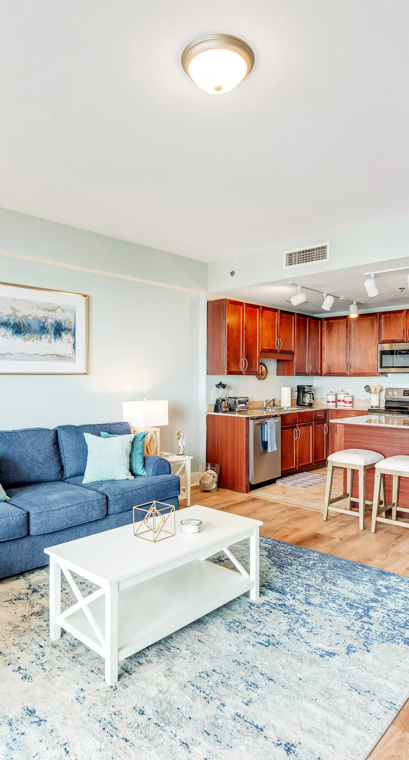 14th-Floor Condo w/Gulf Views, W/D, Shared Pools, Hot Tubs, WiFi, & Central A/C