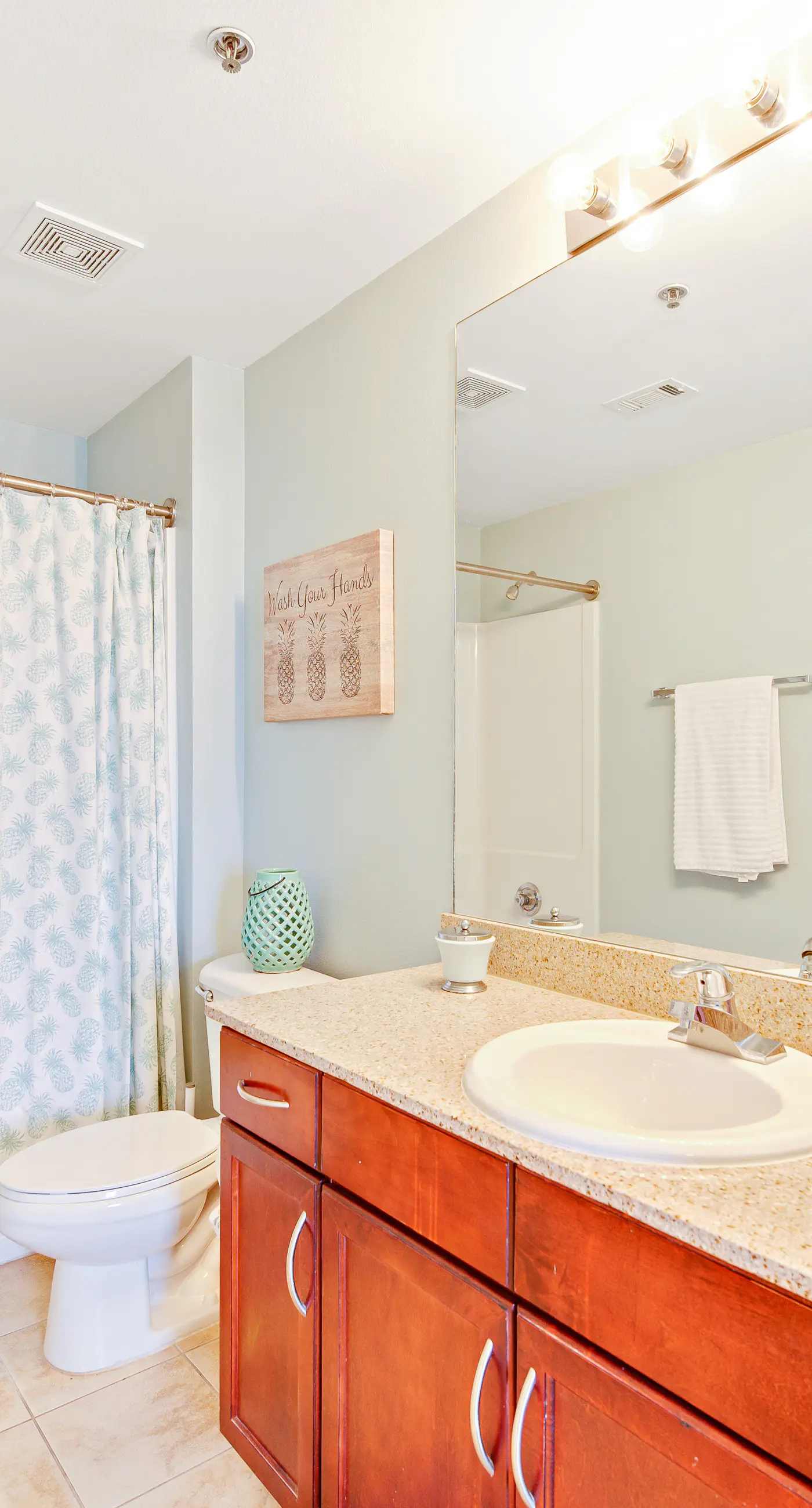 14th-Floor Condo w/Gulf Views, W/D, Shared Pools, Hot Tubs, WiFi, & Central A/C