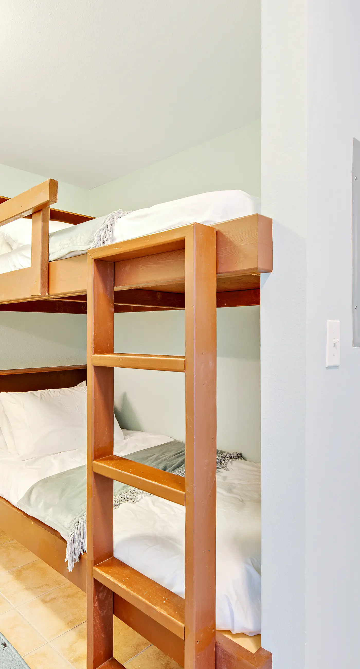 14th-Floor Condo w/Gulf Views, W/D, Shared Pools, Hot Tubs, WiFi, & Central A/C