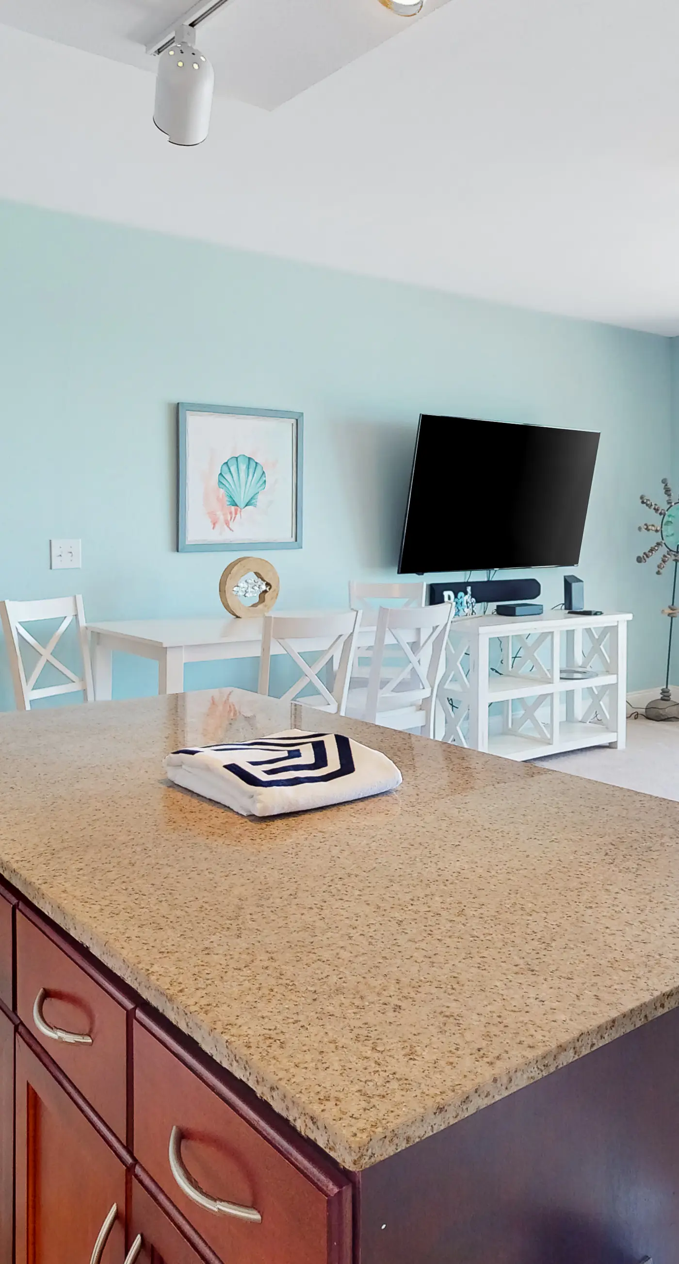 Gulf-view condo steps to beach with balcony, pools, hot tub & gym