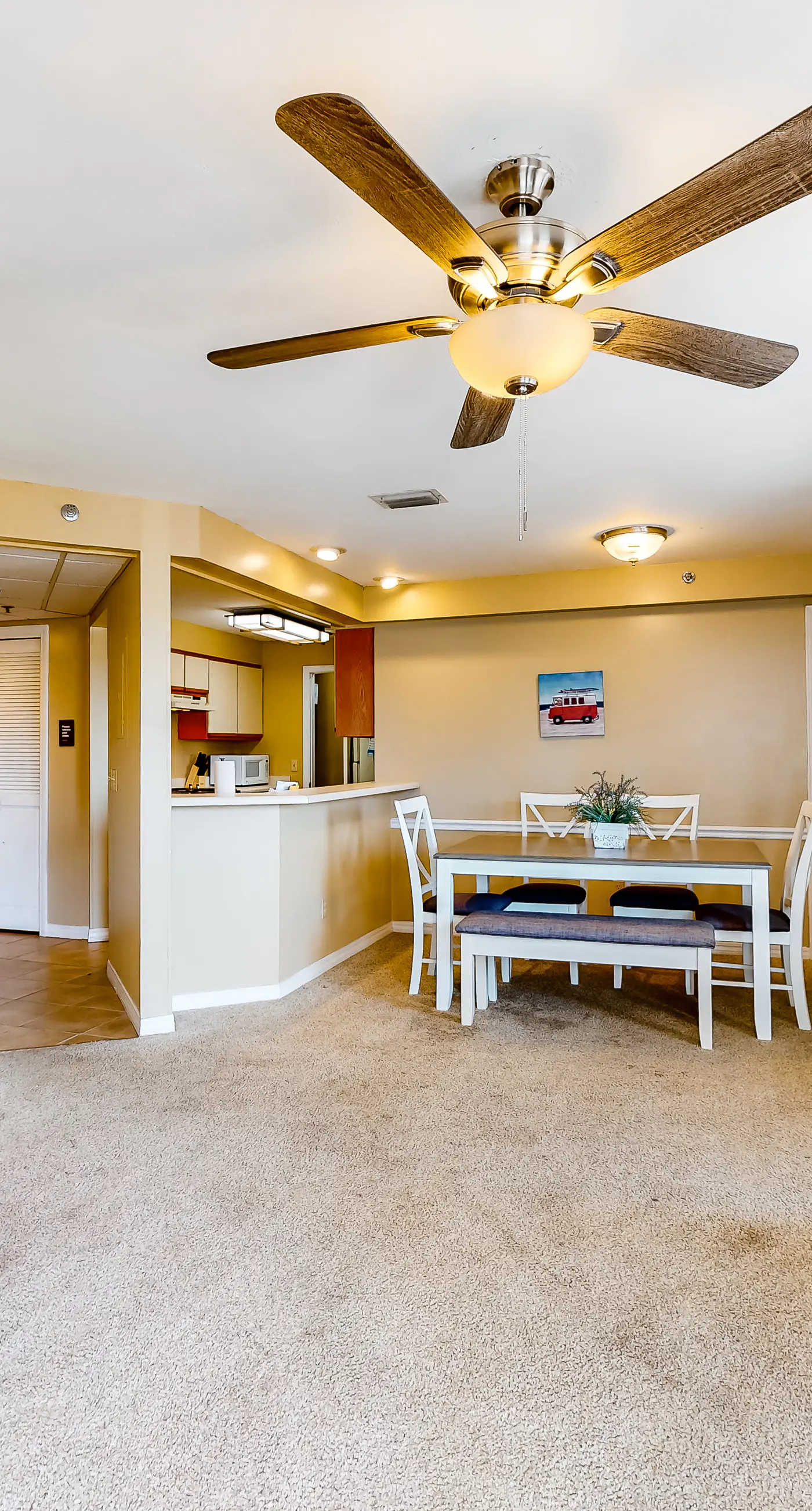 Cozy condo in paradise with pool, sauna & private dock - snowbird-friendly