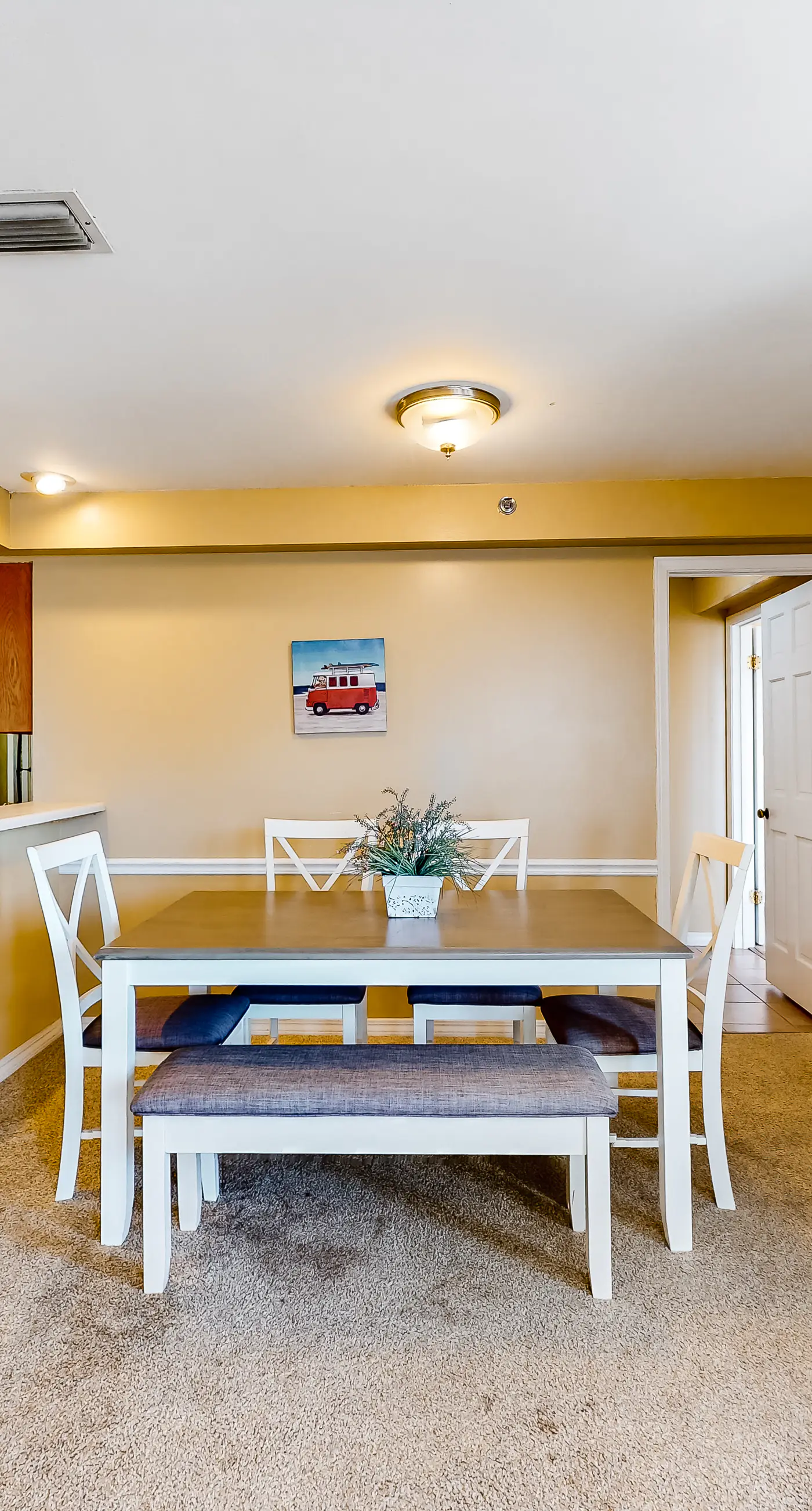Cozy condo in paradise with pool, sauna & private dock - snowbird-friendly