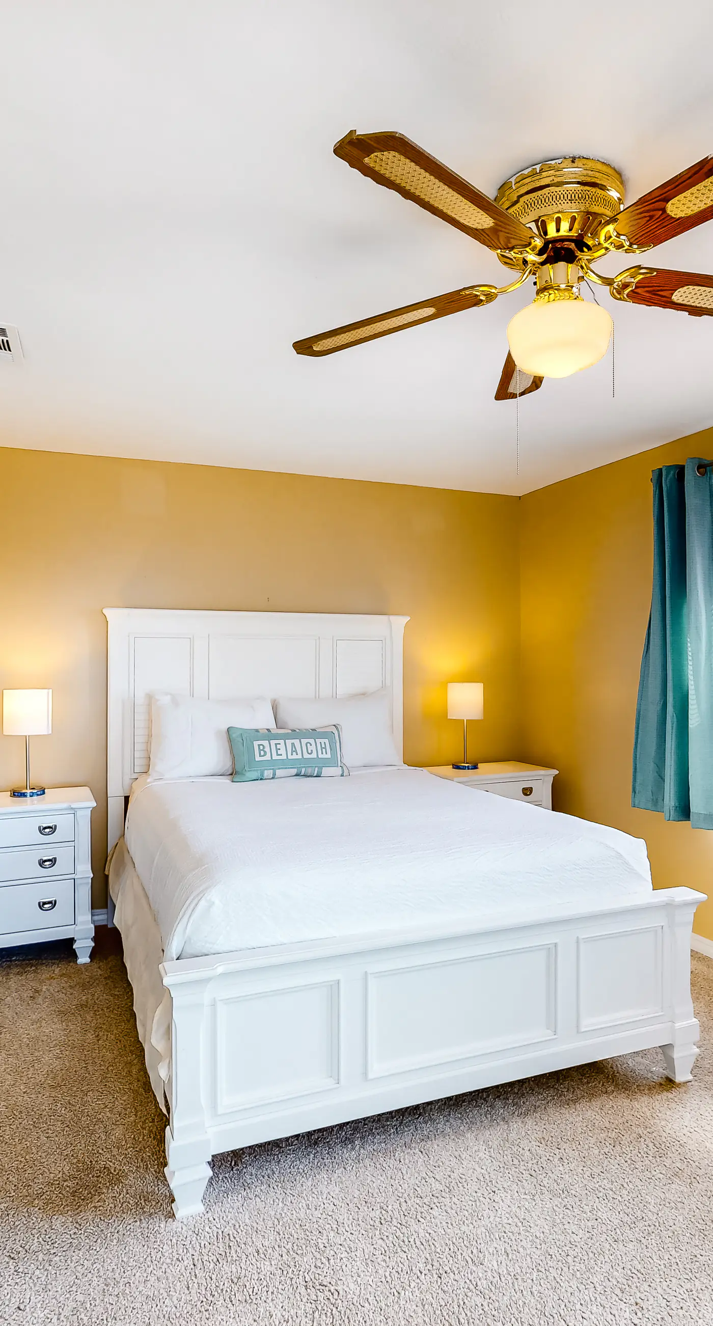 Cozy condo in paradise with pool, sauna & private dock - snowbird-friendly