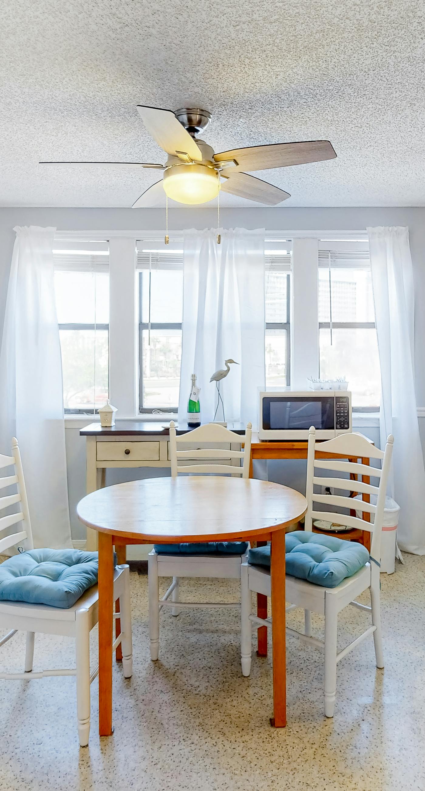 Water-view studio with pool, central AC, tennis & sauna