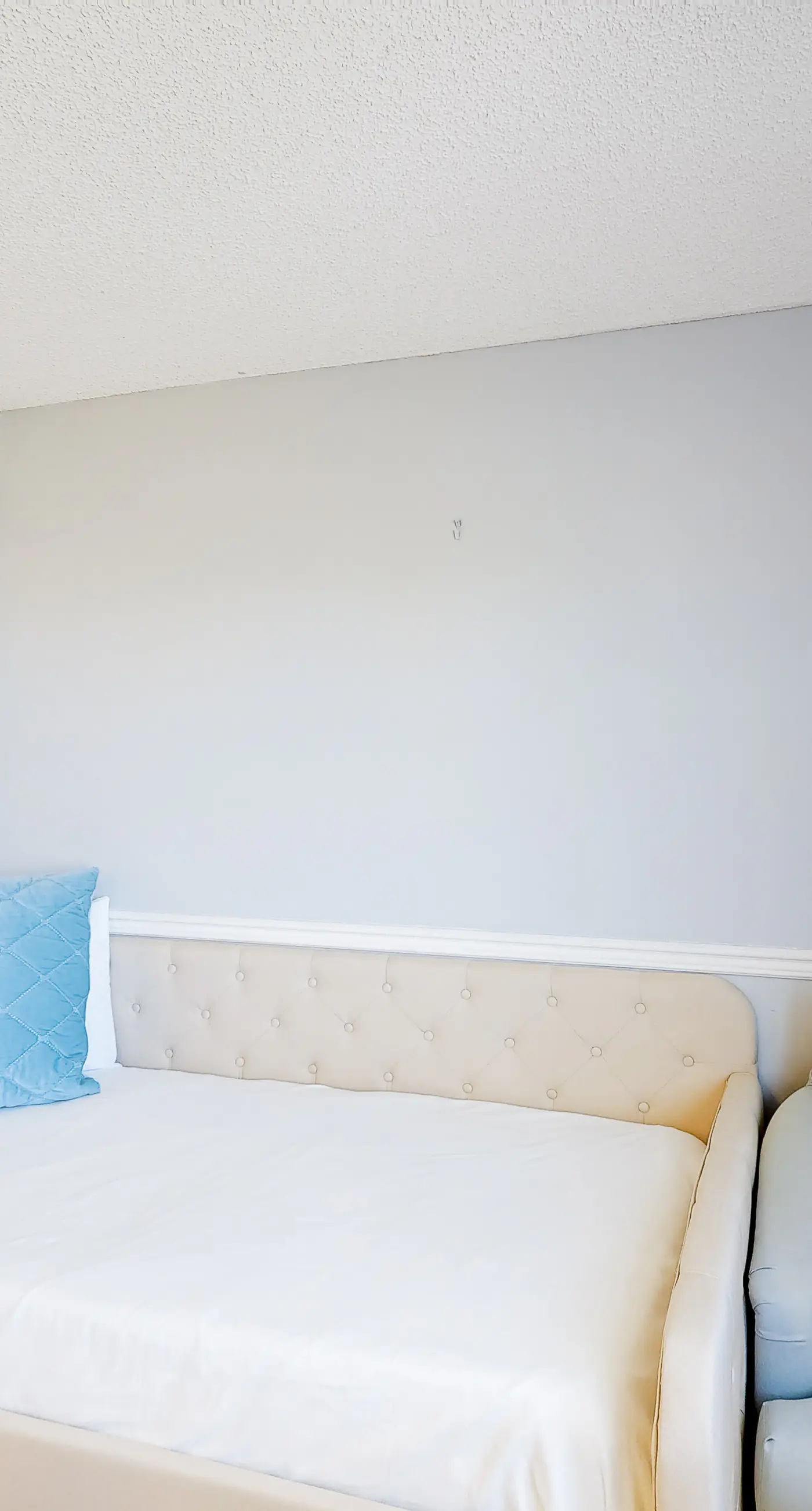 Water-view studio with pool, central AC, tennis & sauna