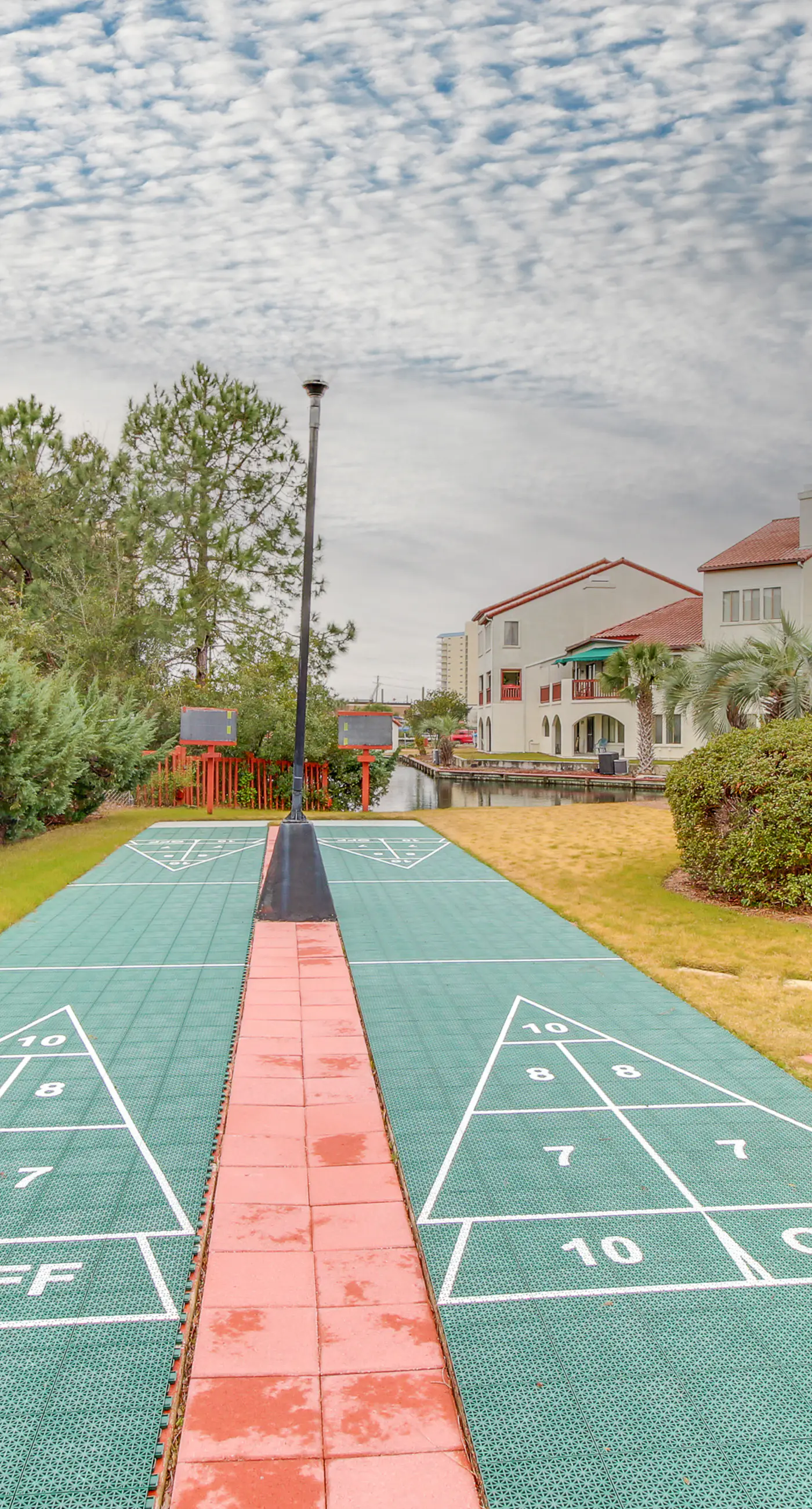 Water-view studio with pool, central AC, tennis & sauna